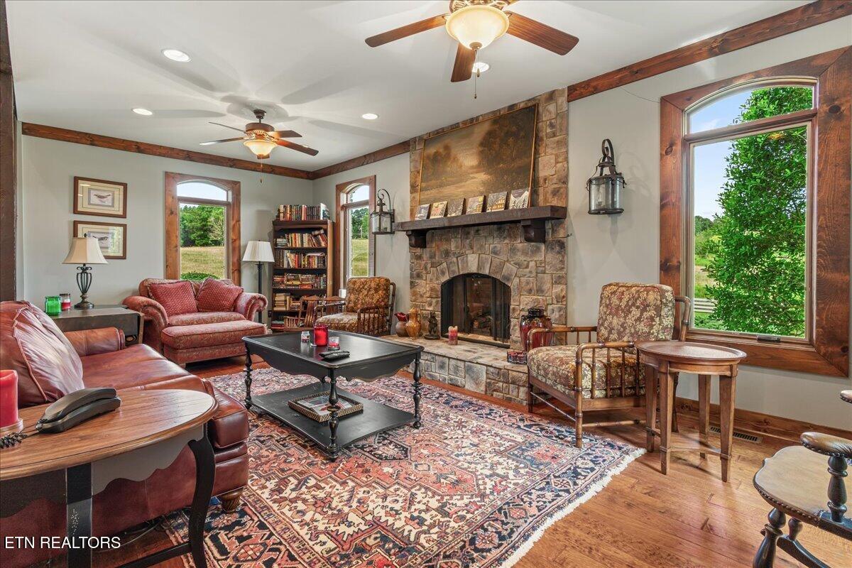 421 Waterfront Way Spring City TN 37381