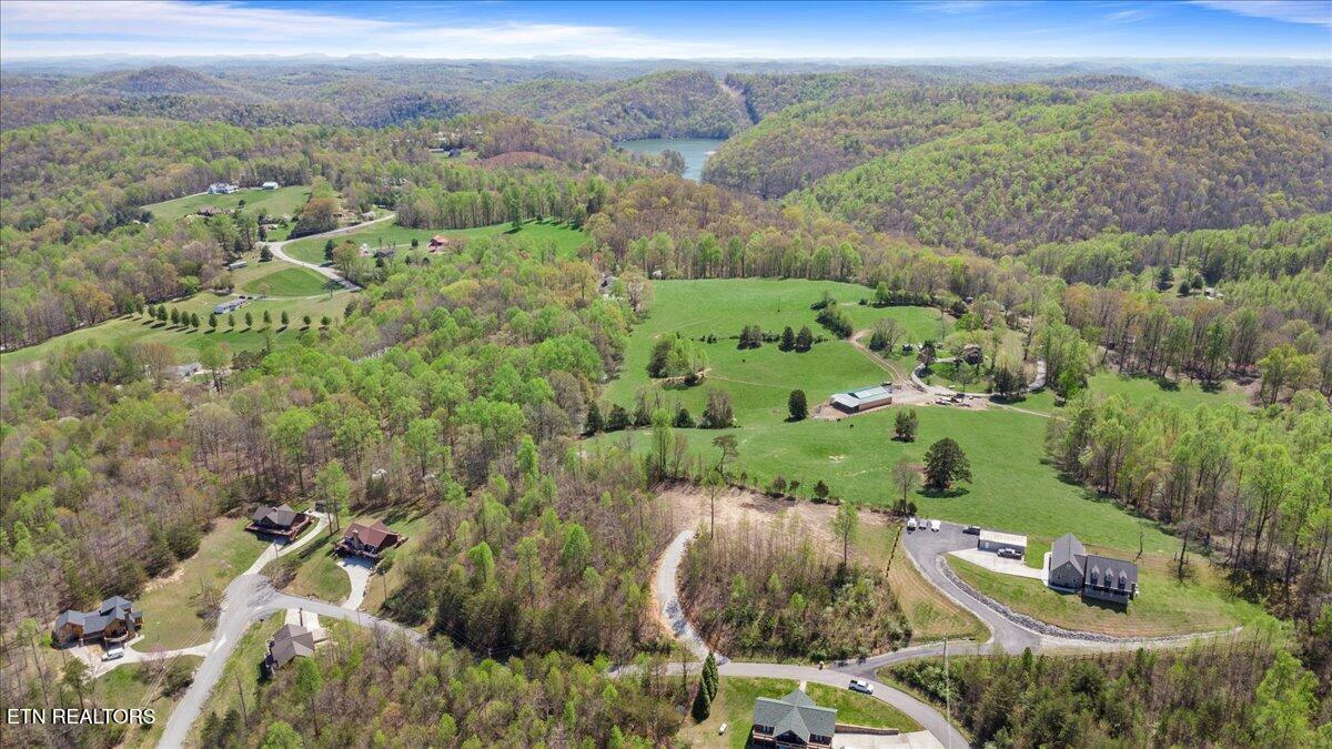 281 Red Oak Circle Caryville TN 37714