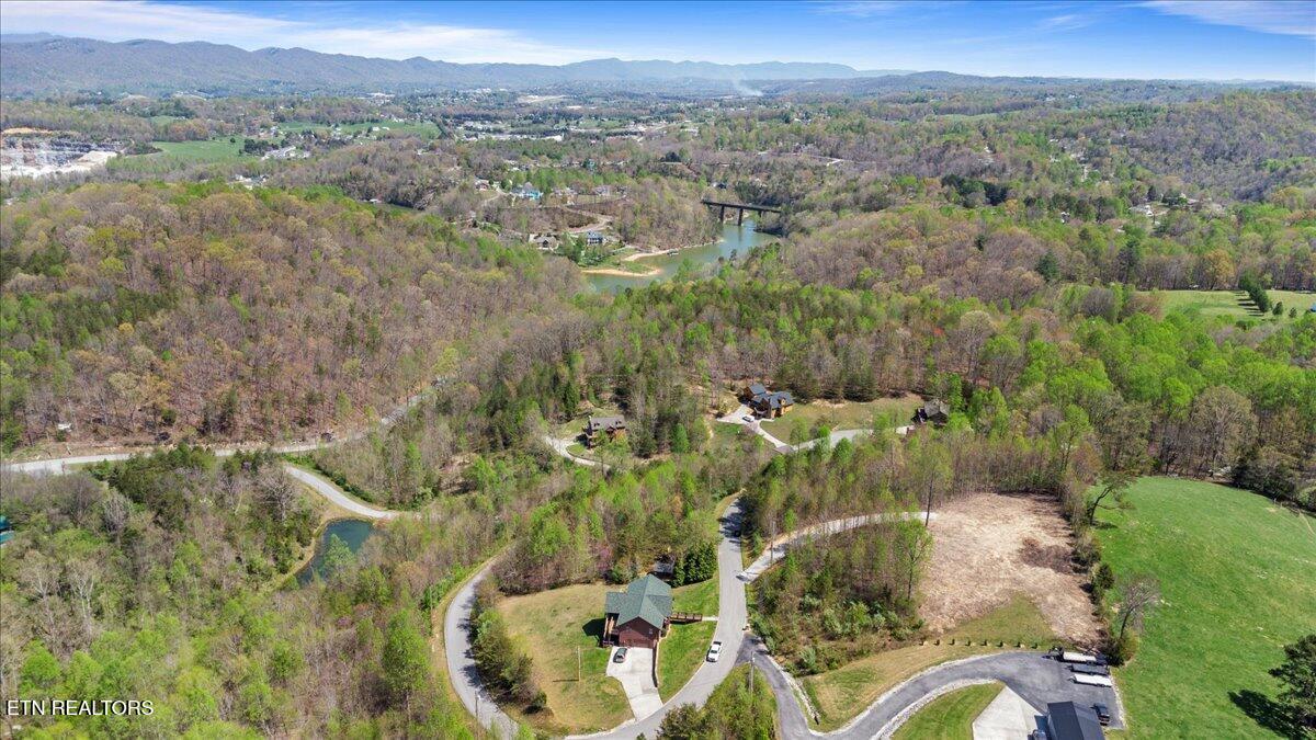 281 Red Oak Circle Caryville TN 37714