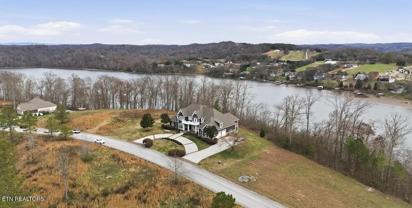 915 Eagle Nest Drive Loudon TN 37774