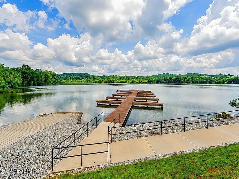 915 Eagle Nest Drive Loudon TN 37774