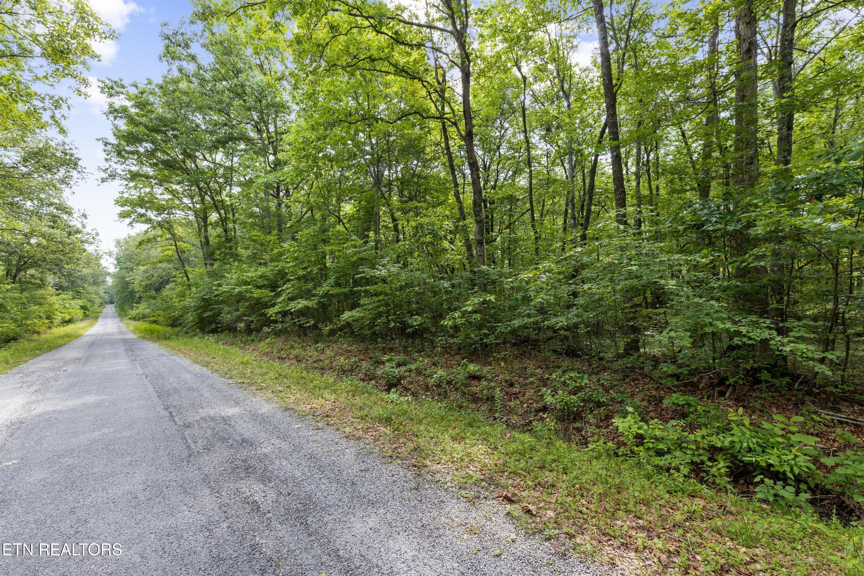 4002/4004 Desoto Drive Crossville TN 38572