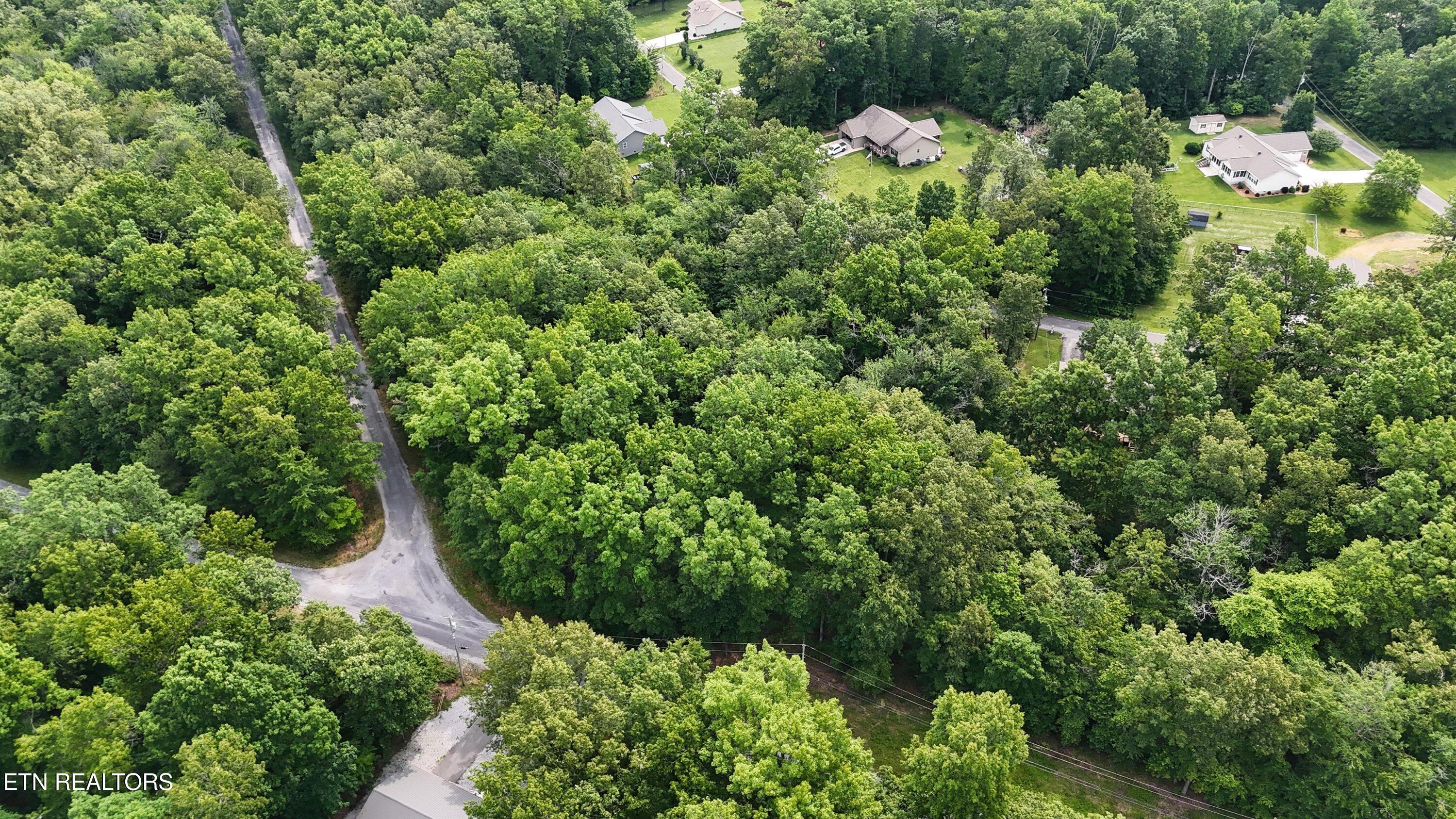 4002/4004 Desoto Drive Crossville TN 38572