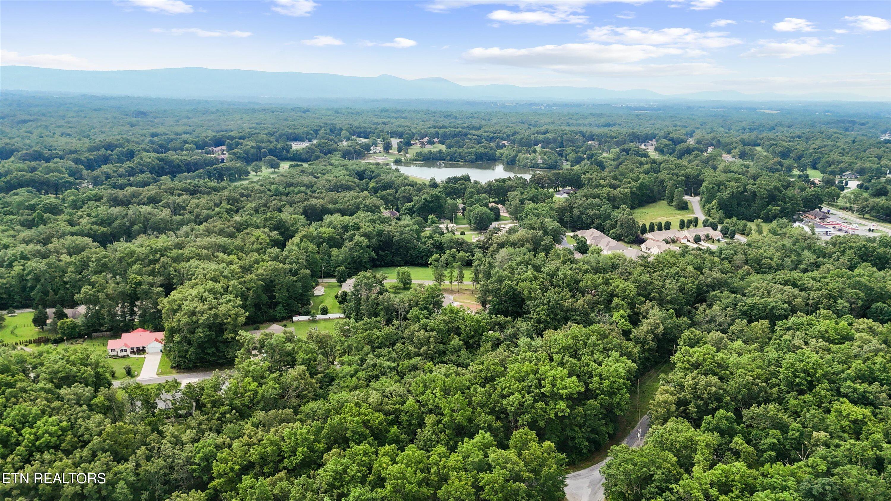 4002/4004 Desoto Drive Crossville TN 38572