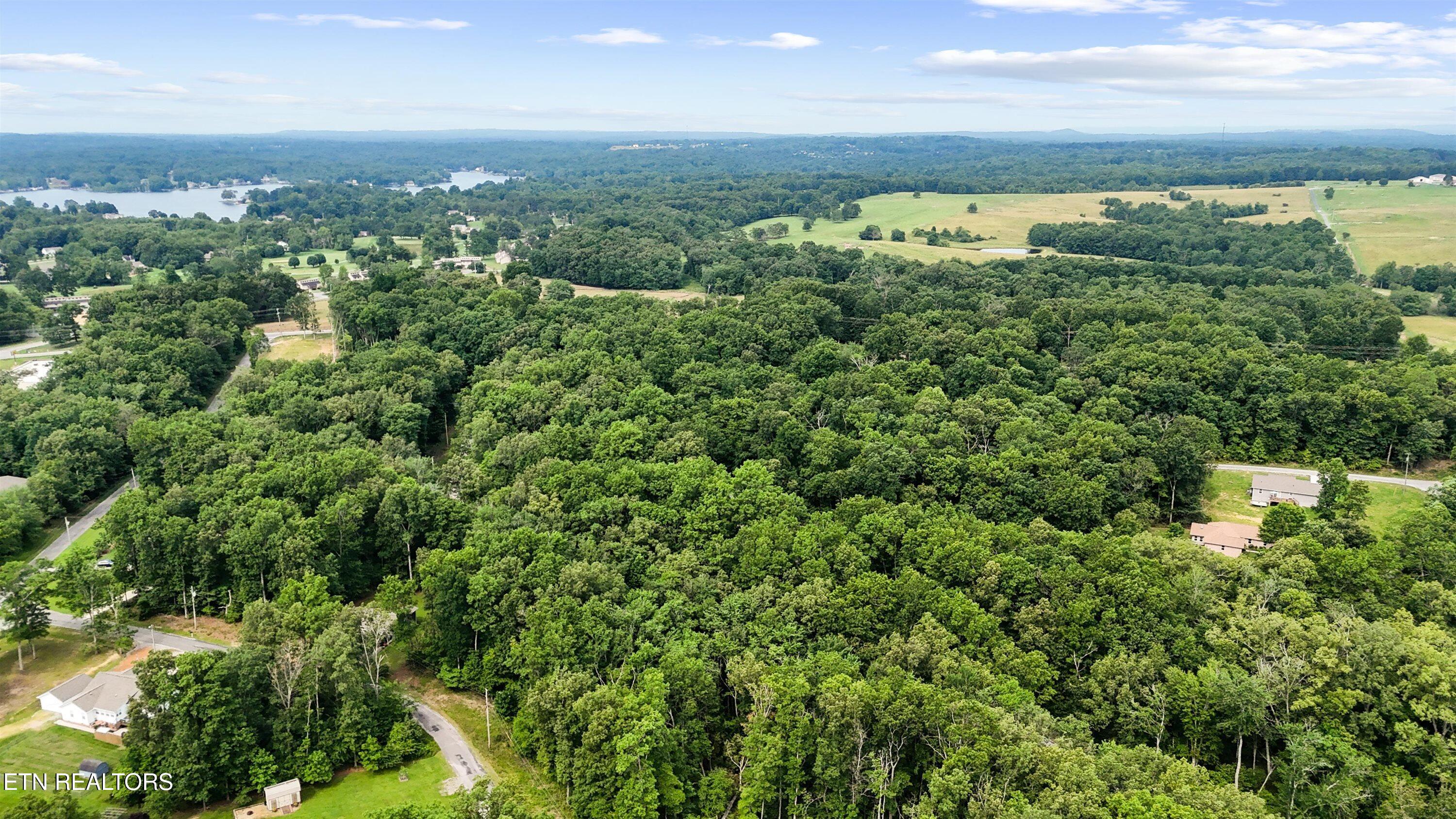 4002/4004 Desoto Drive Crossville TN 38572