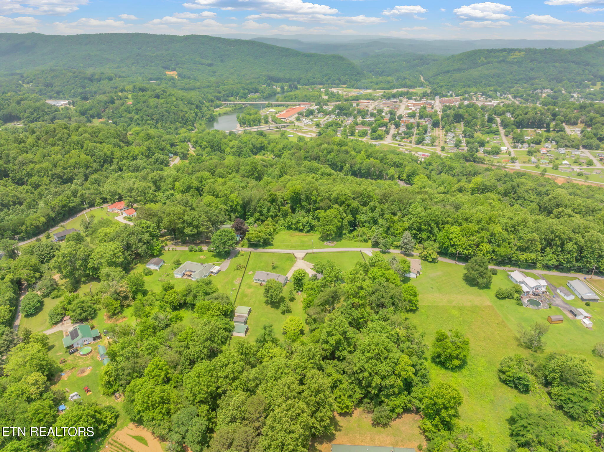 261 Harding Road Harriman TN 37748