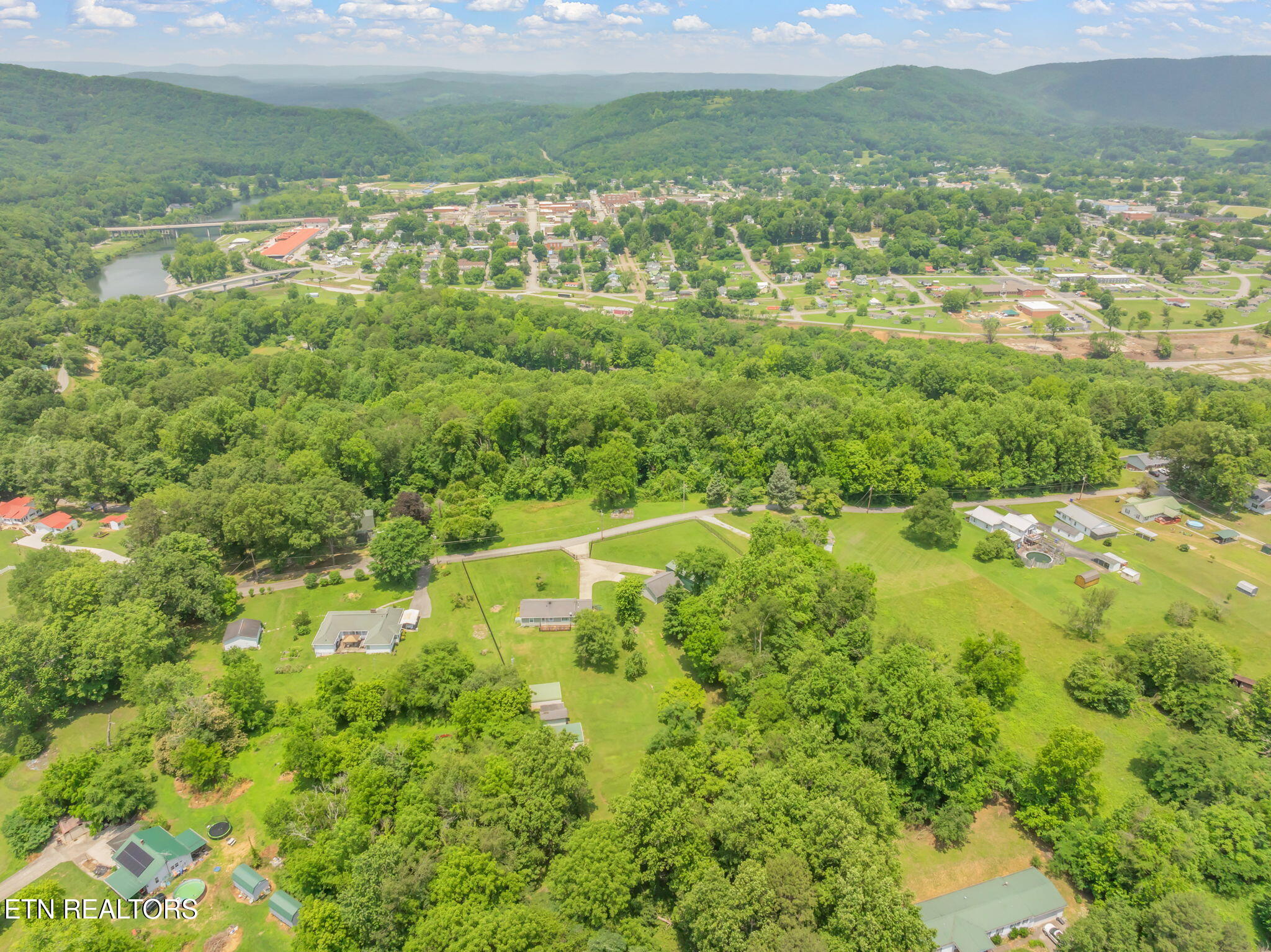 261 Harding Road Harriman TN 37748