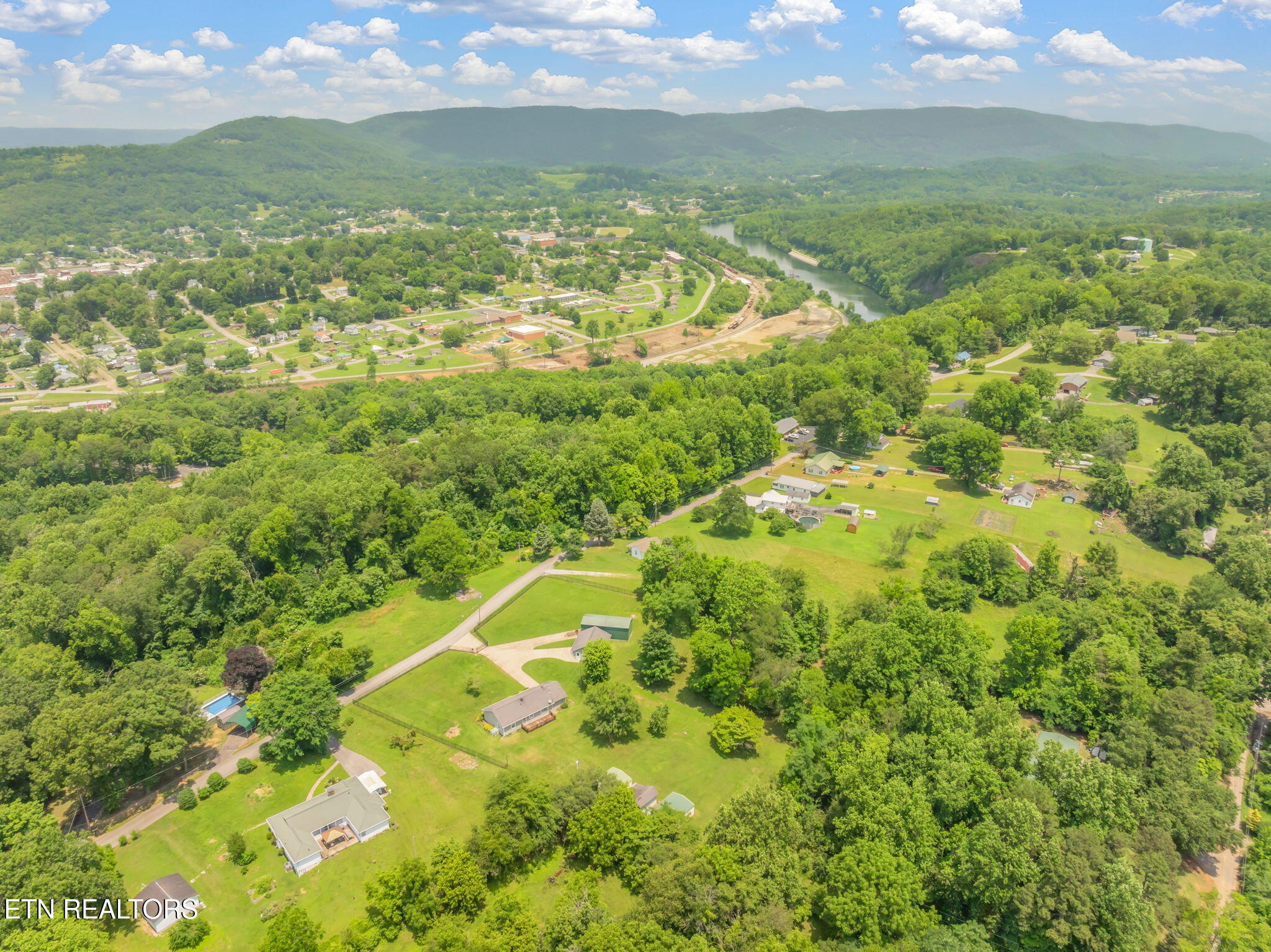 261 Harding Road Harriman TN 37748