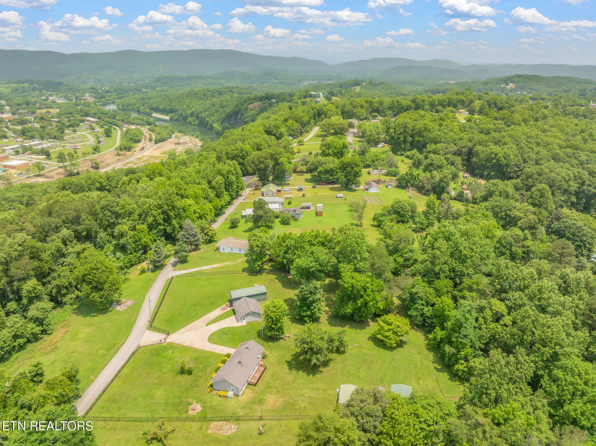 261 Harding Road Harriman TN 37748