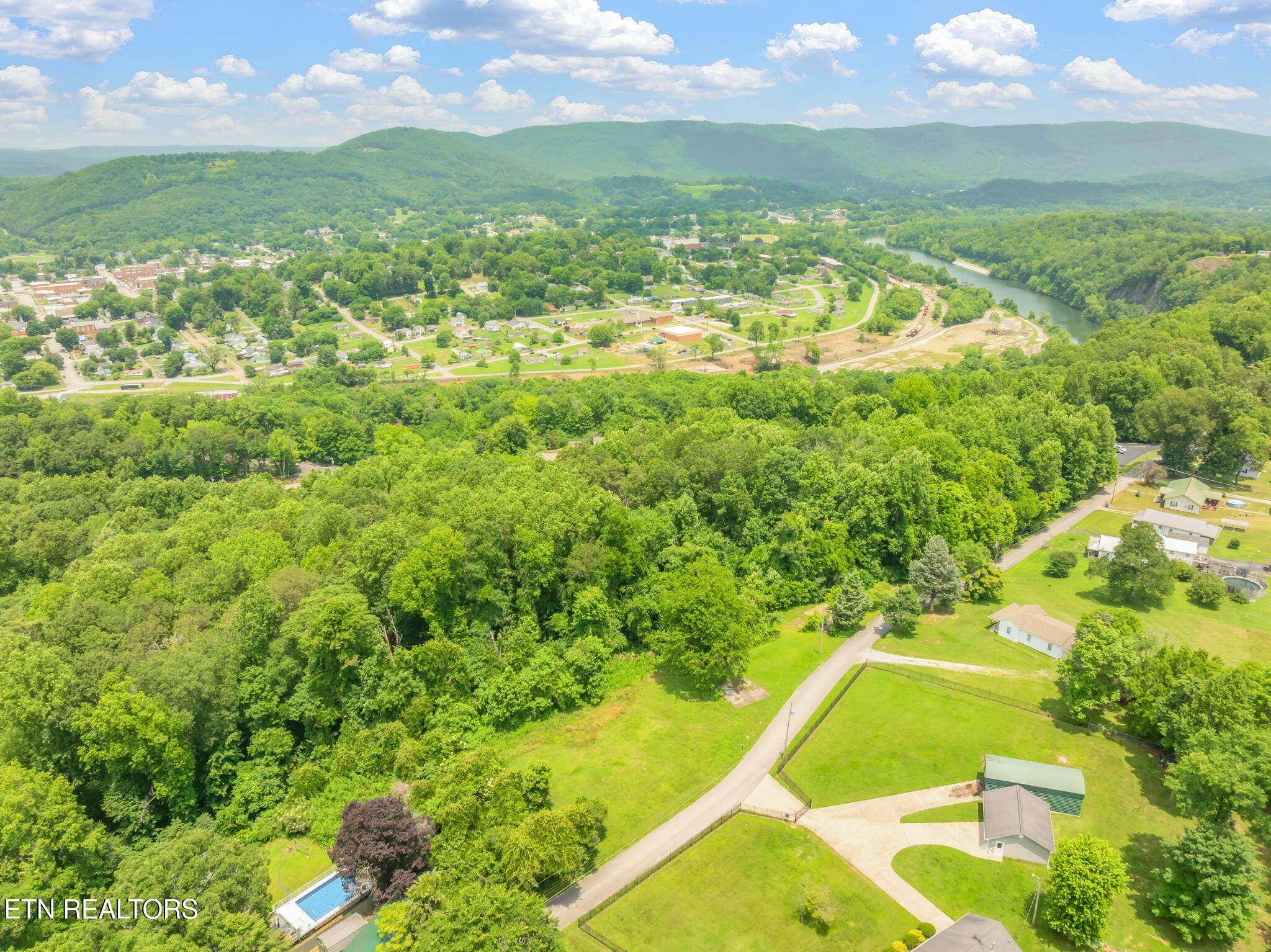 261 Harding Road Harriman TN 37748