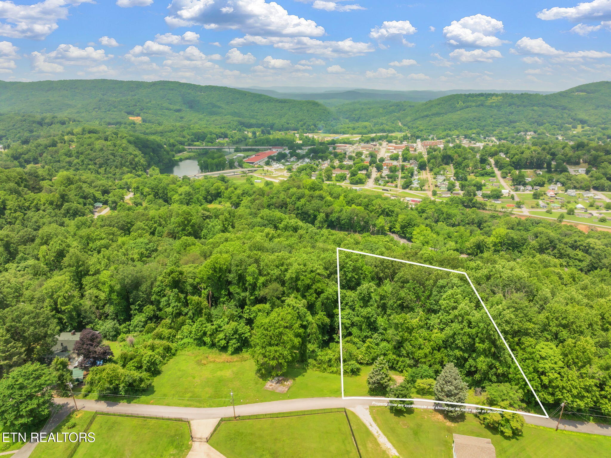 261 Harding Road Harriman TN 37748