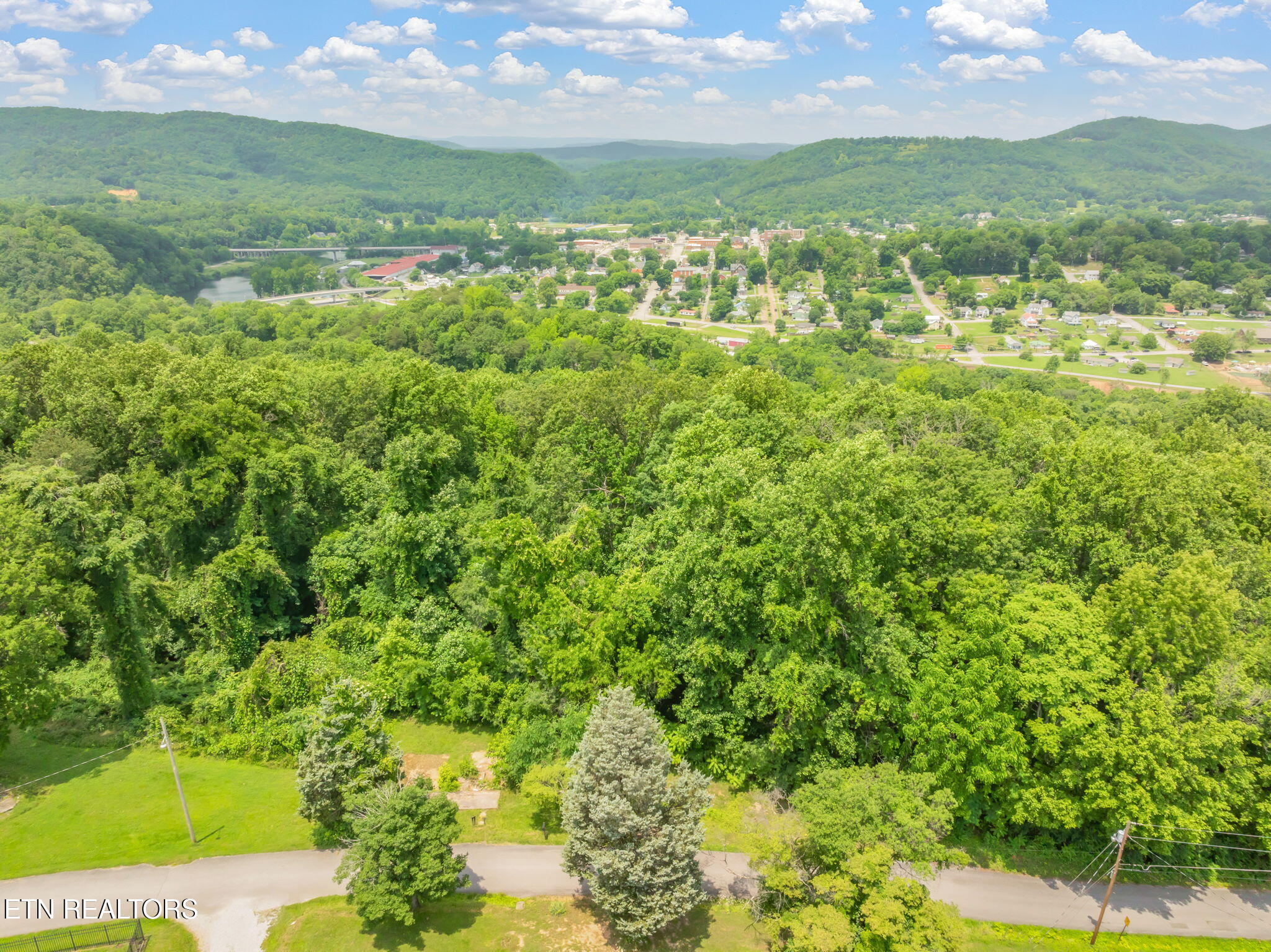 261 Harding Road Harriman TN 37748