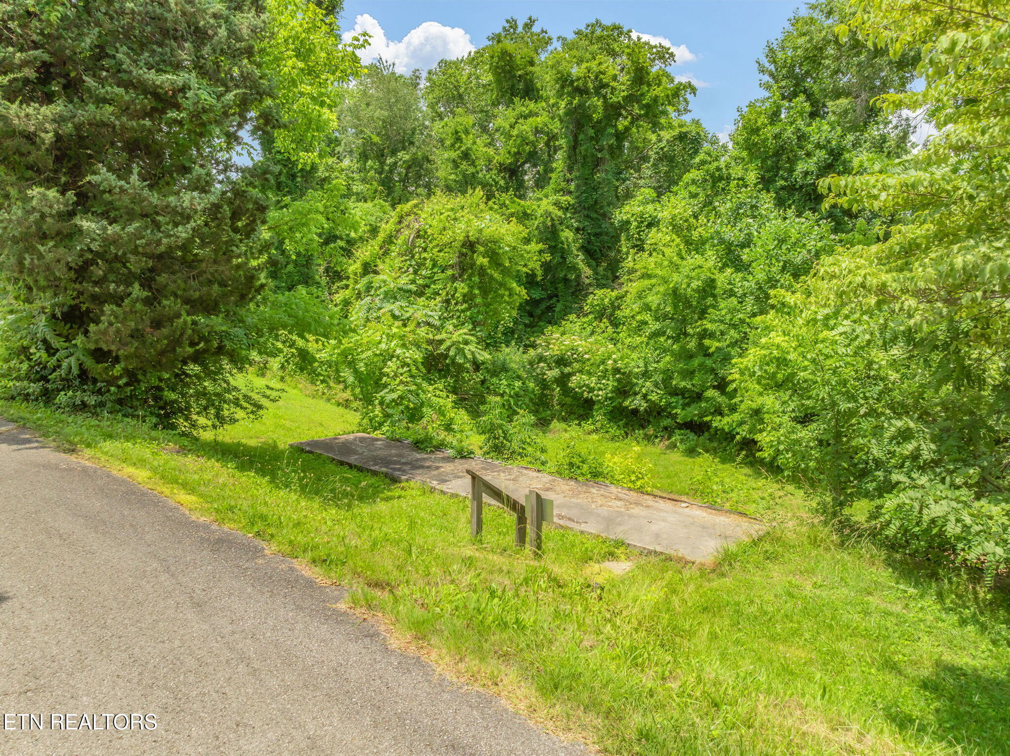 261 Harding Road Harriman TN 37748