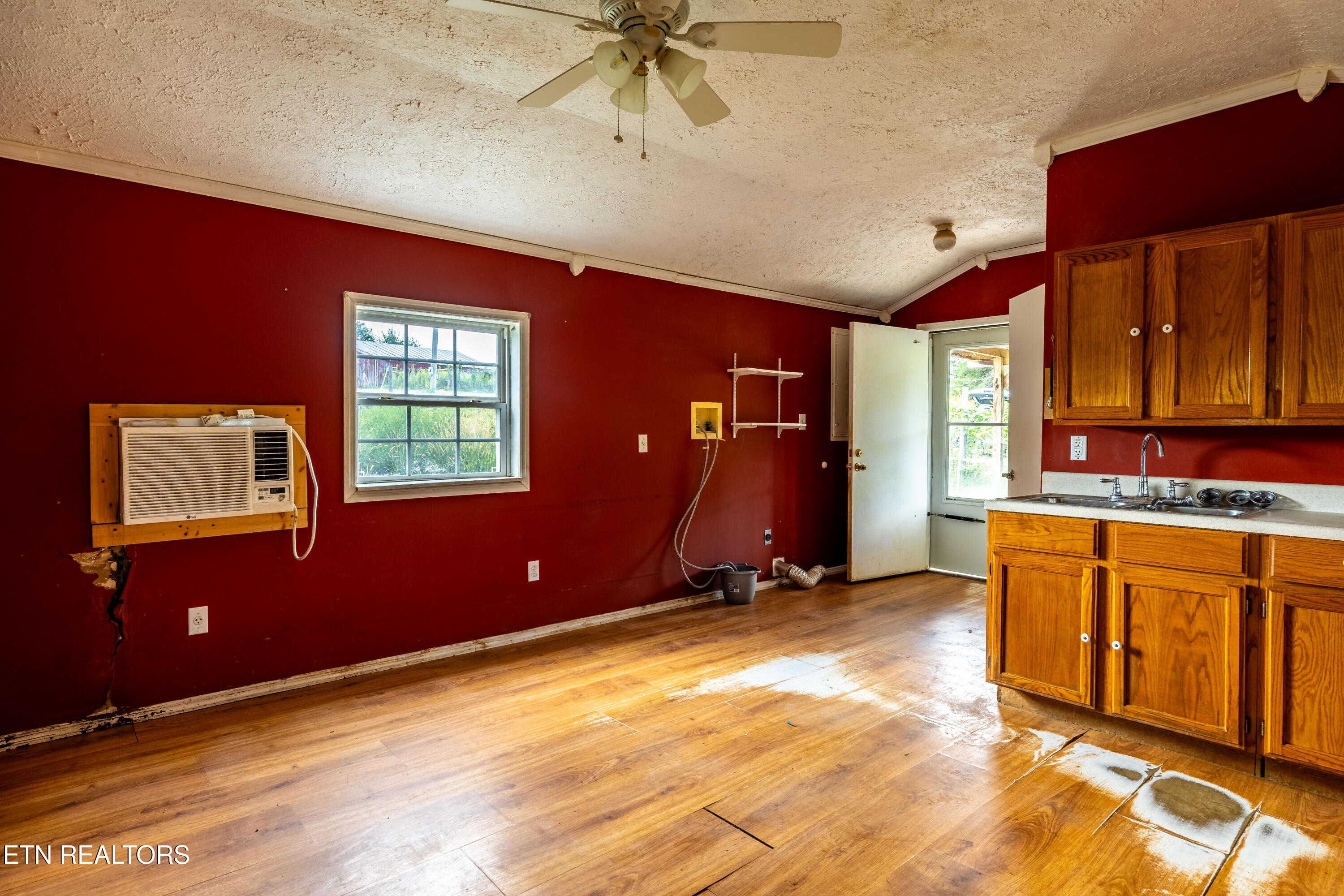 346 Christenson Road Deer Lodge TN 37726