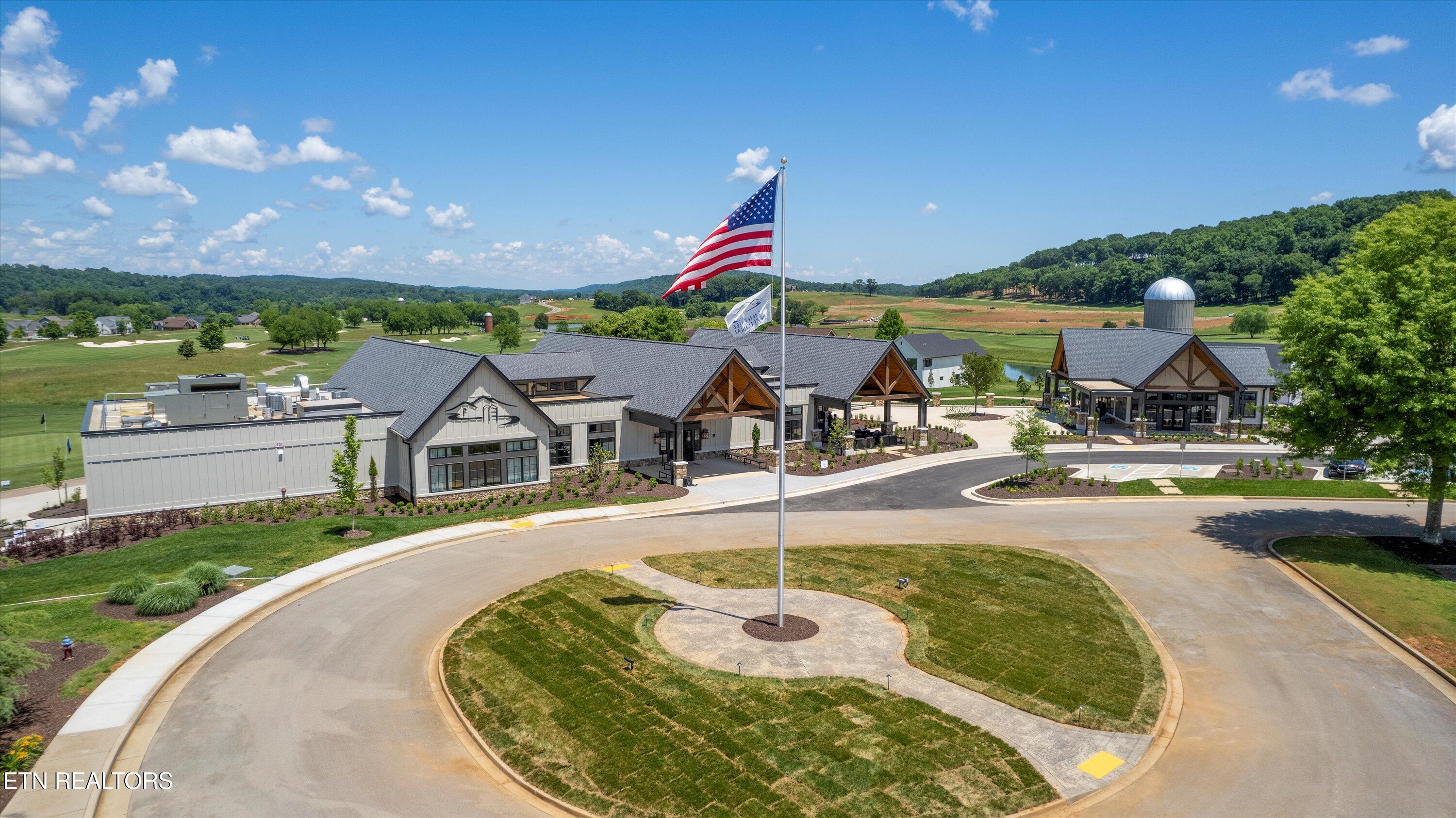 1848 Black Bear Circle Loudon TN 37774