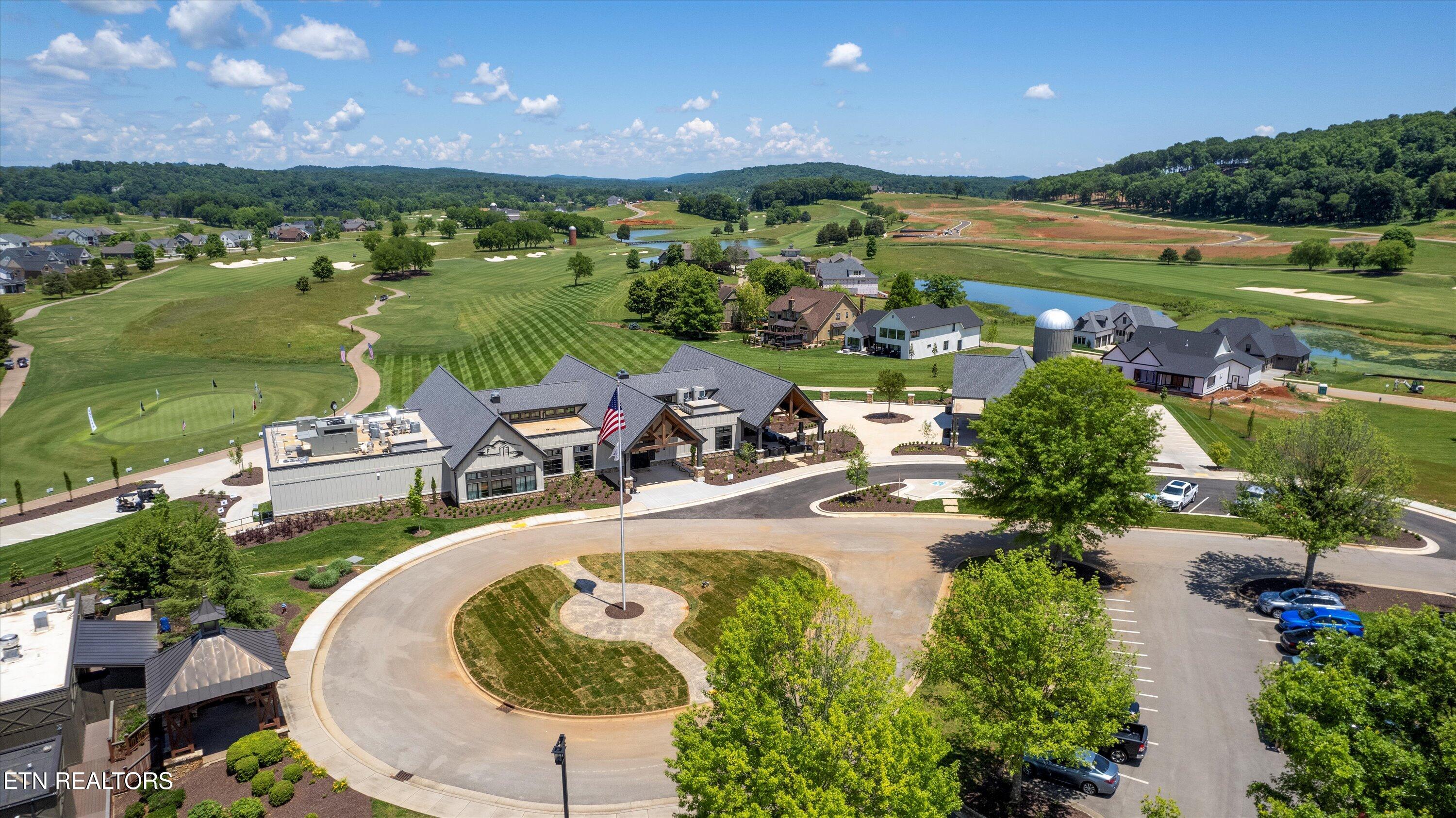 1848 Black Bear Circle Loudon TN 37774