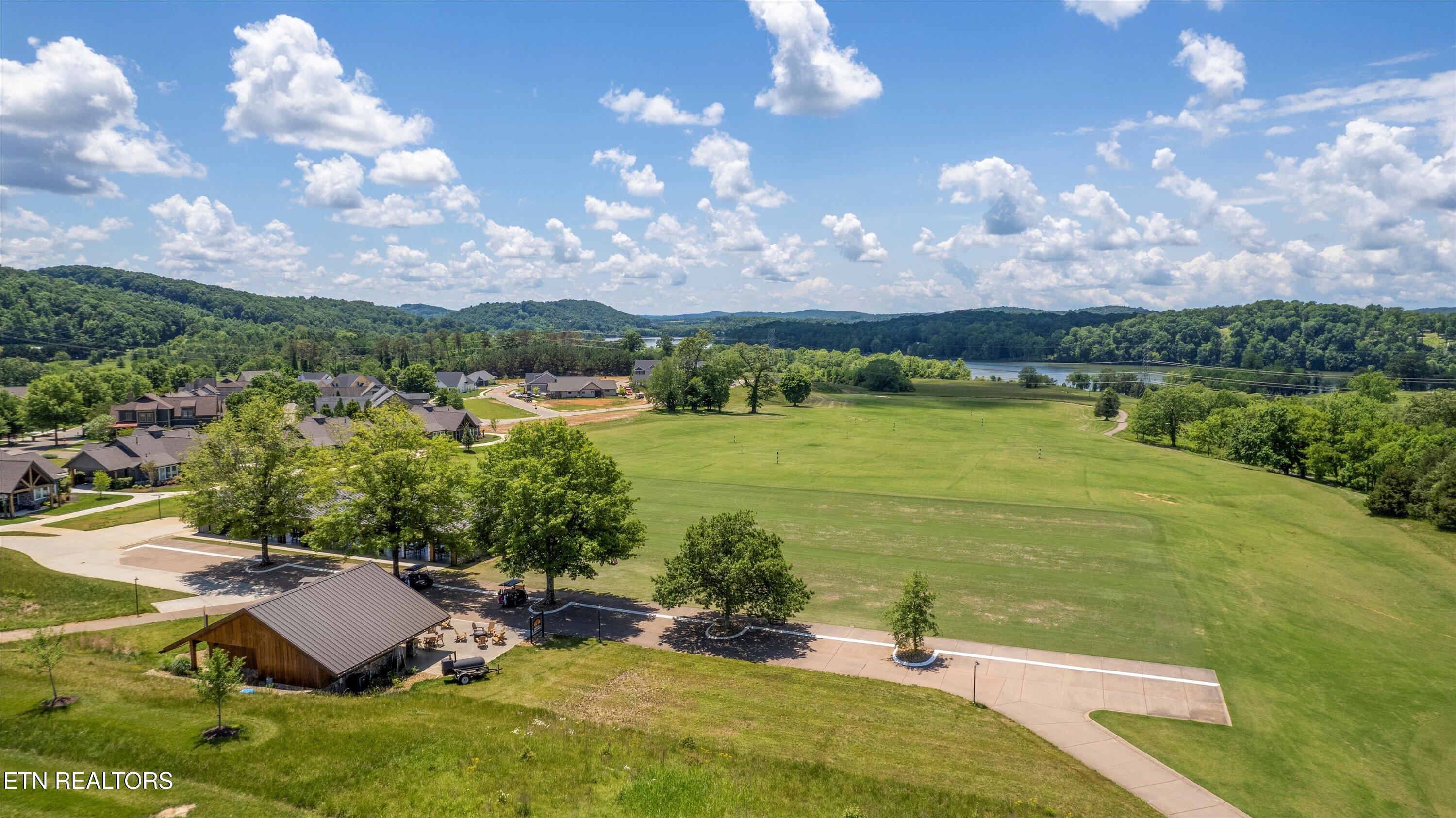 1848 Black Bear Circle Loudon TN 37774