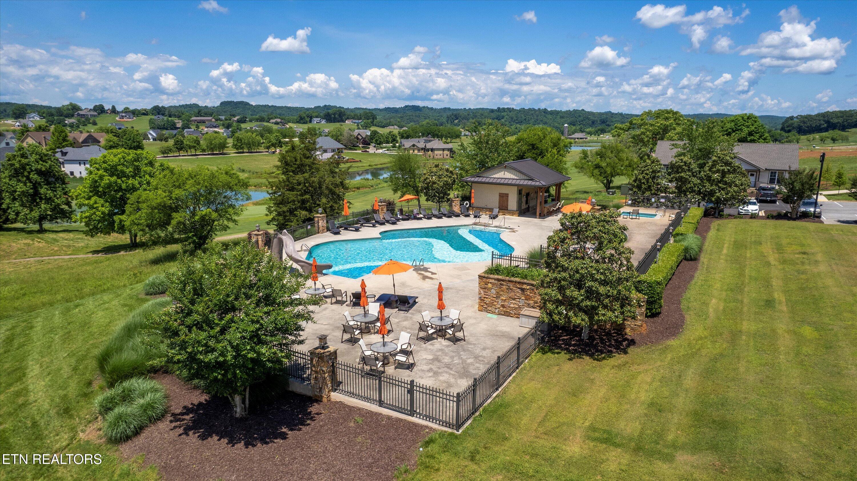1848 Black Bear Circle Loudon TN 37774