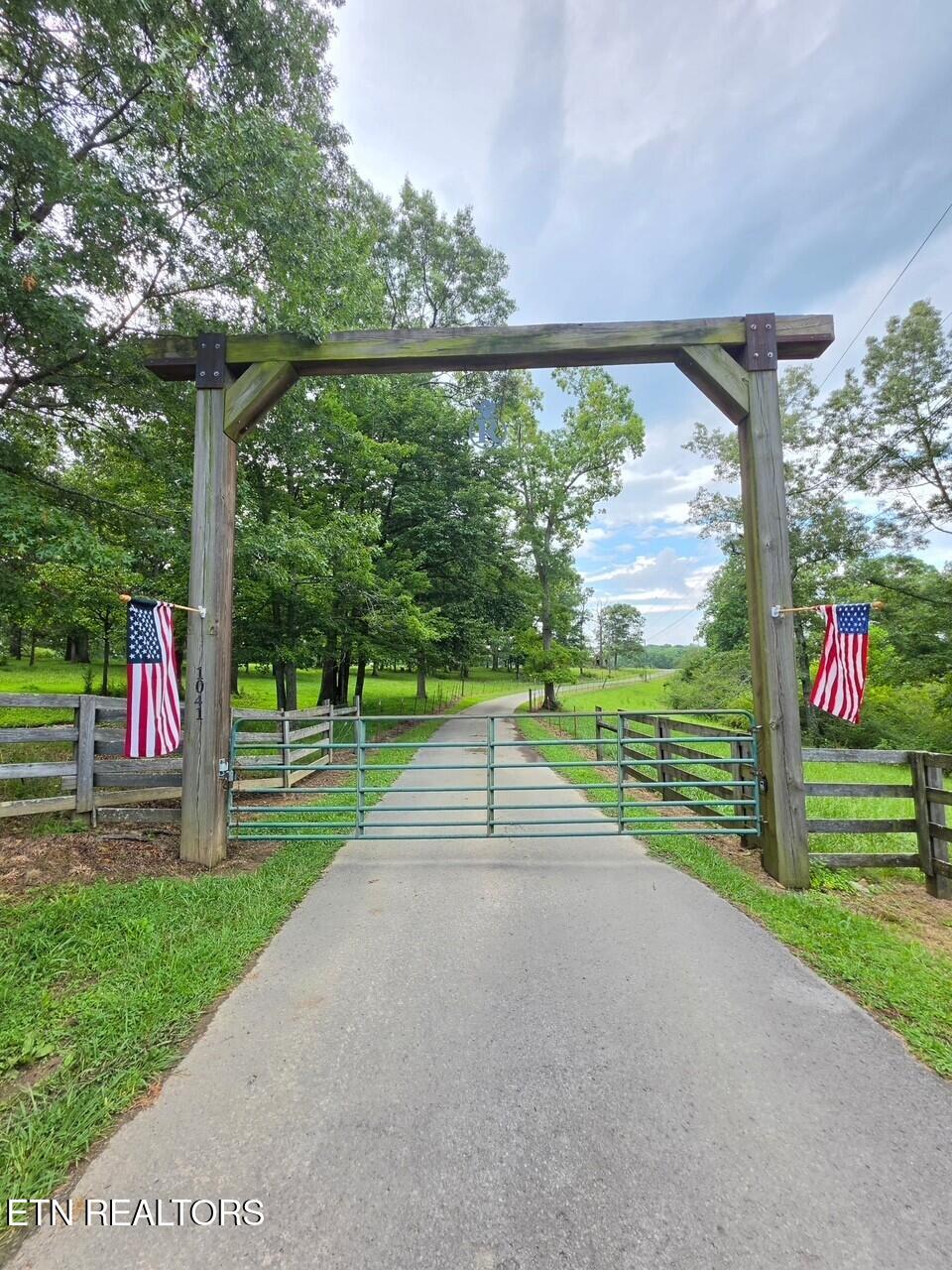 1041 Walt Reed Road Grandview TN 37337