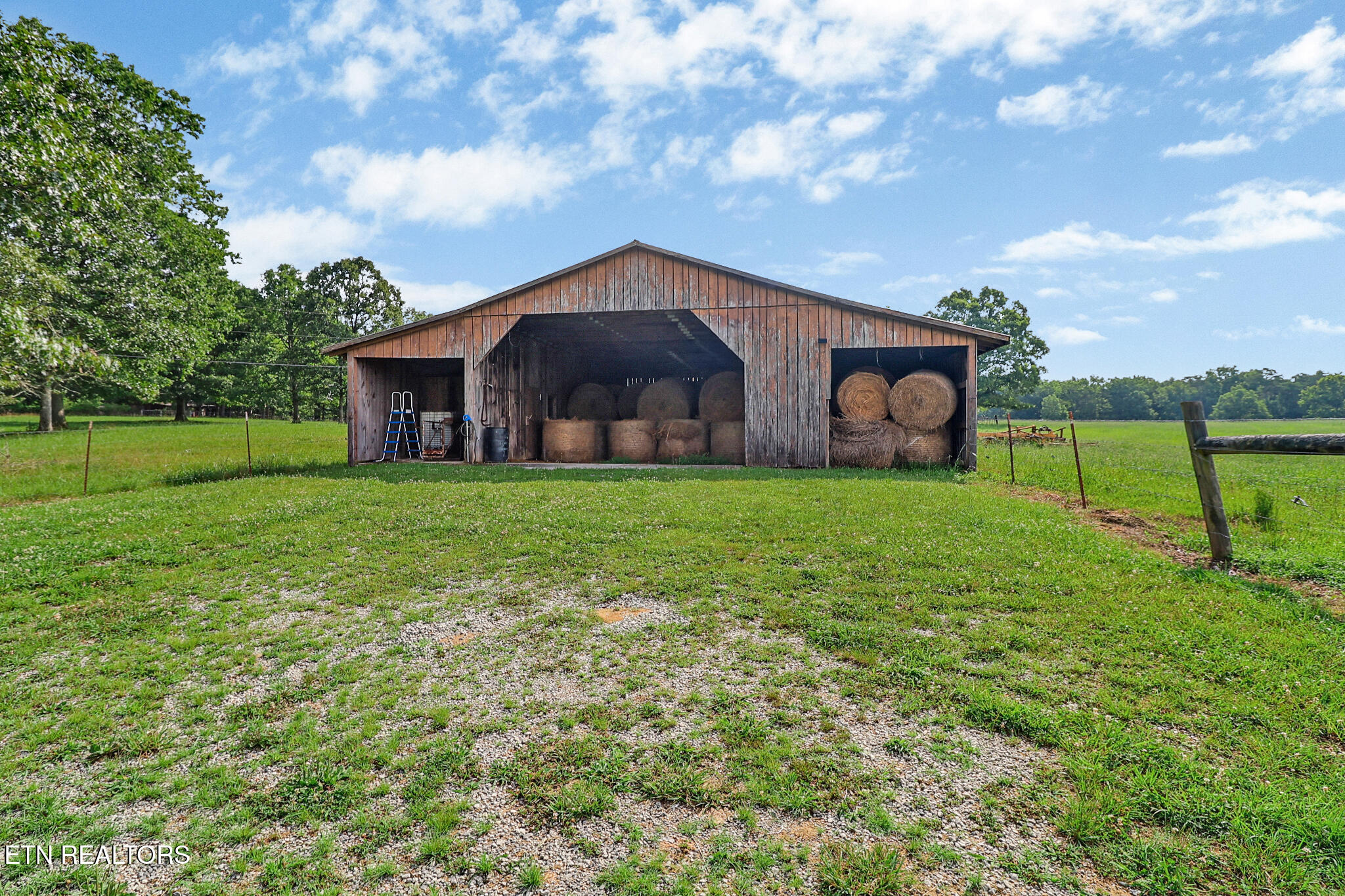 1041 Walt Reed Road Grandview TN 37337