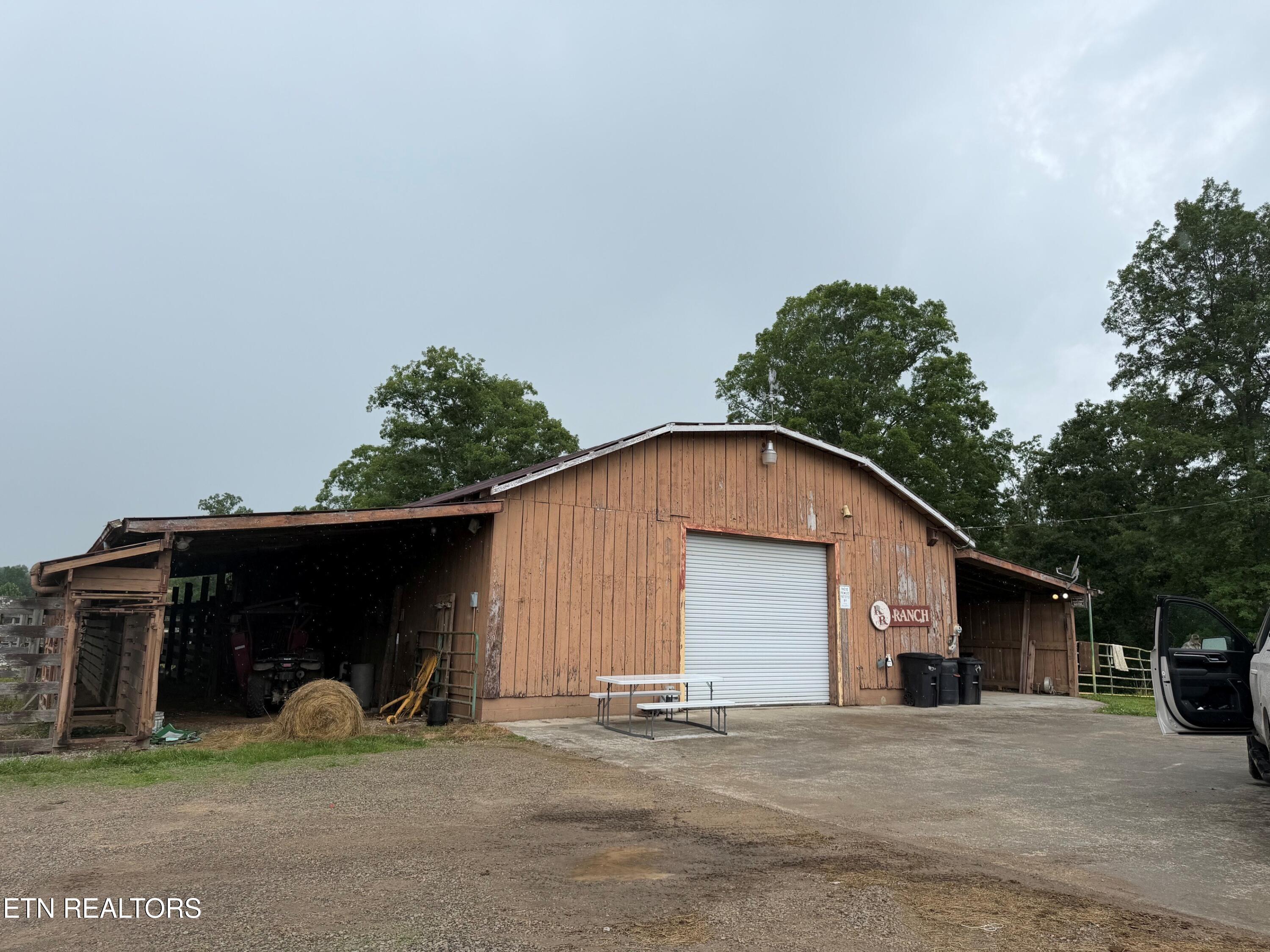 1041 Walt Reed Road Grandview TN 37337