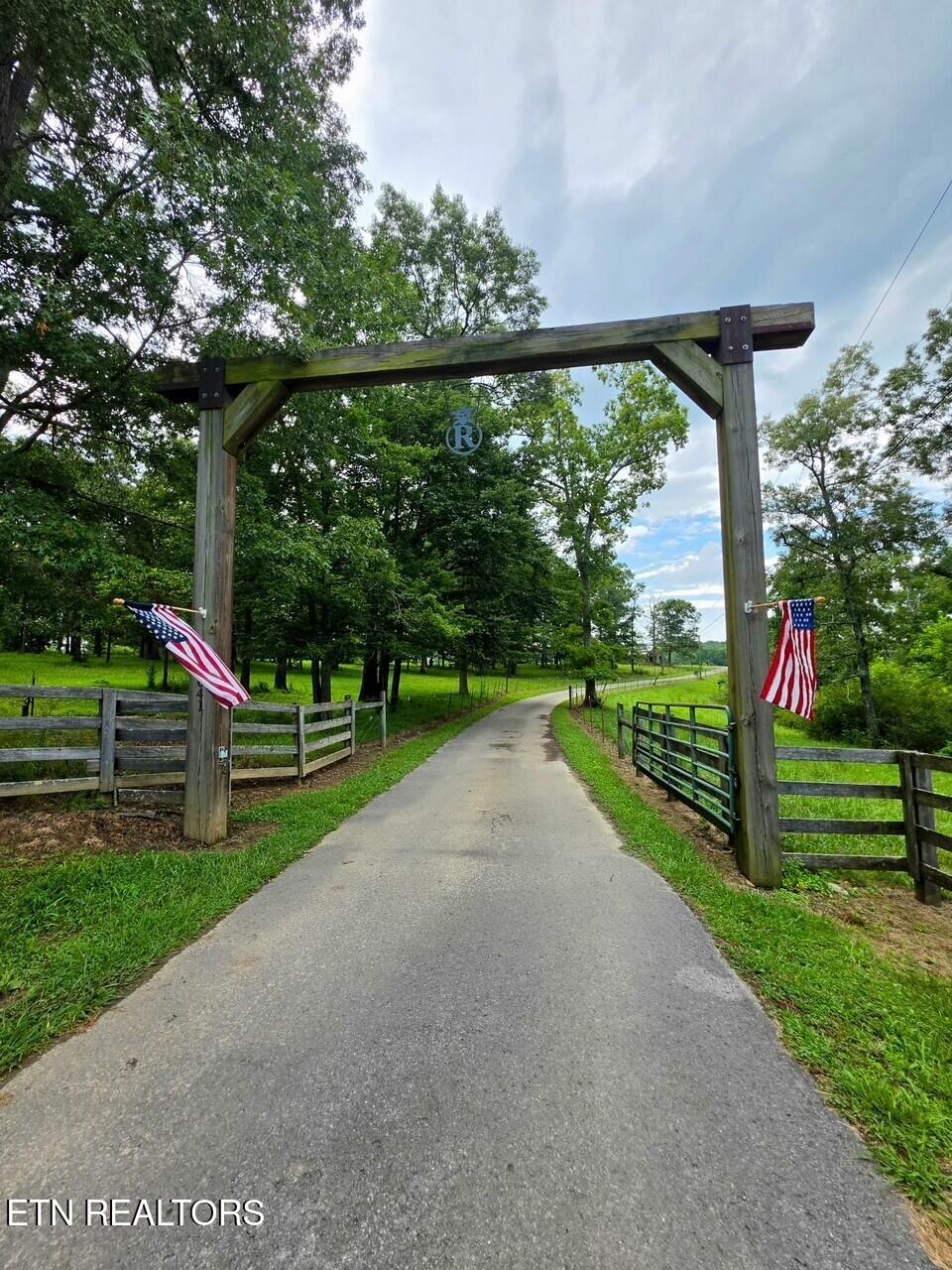 1041 Walt Reed Road Grandview TN 37337