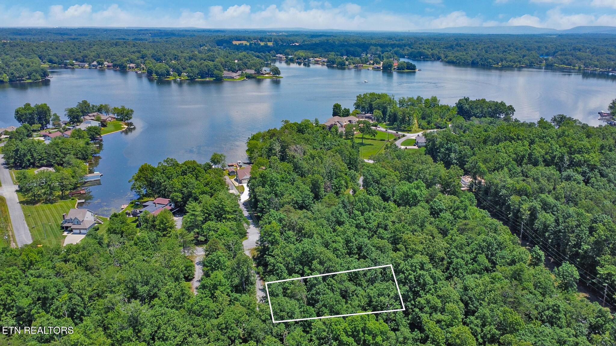 1032 Hileah Drive Crossville TN 38572