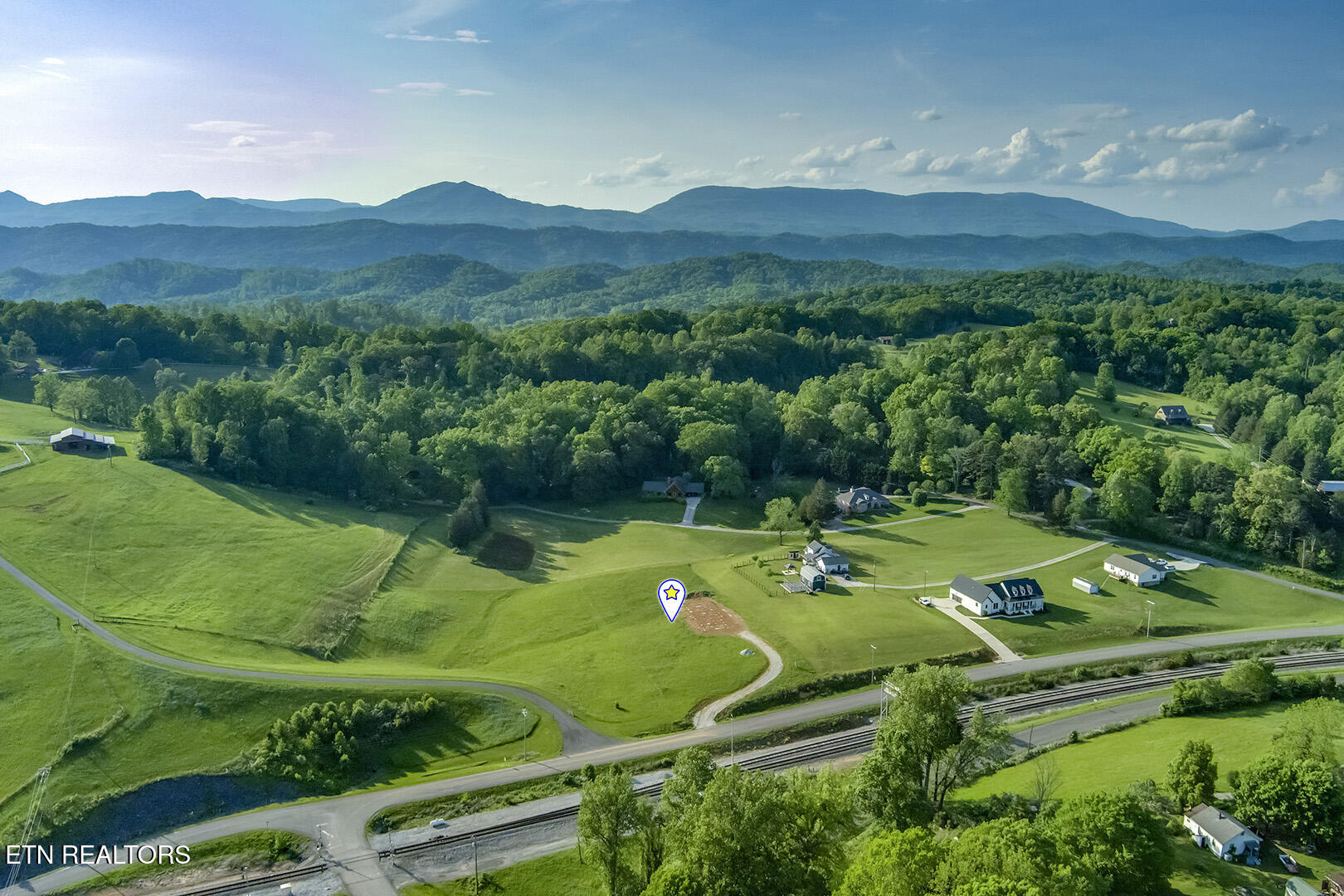 139 Hearthside Road Clinton TN 37716