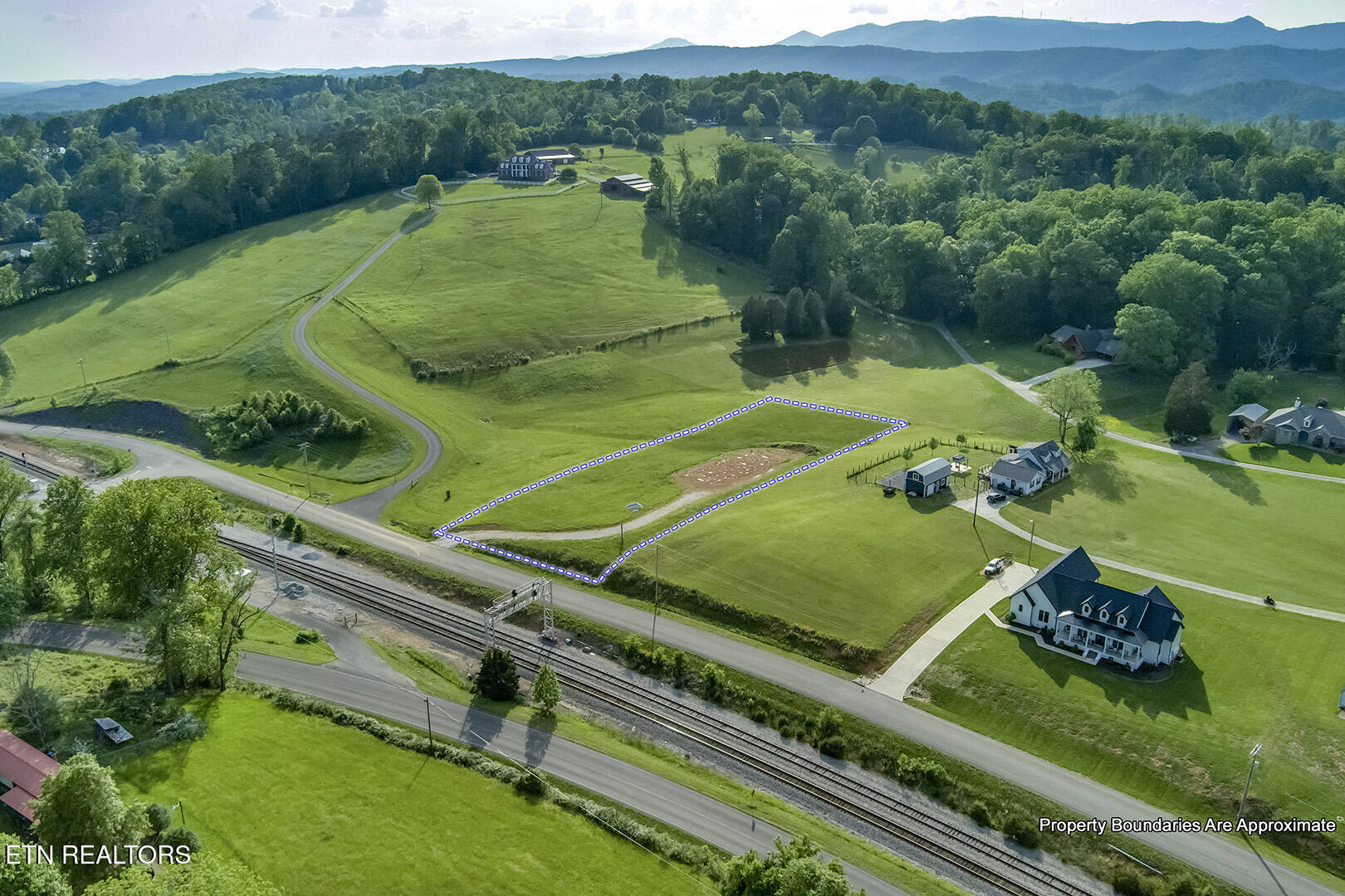 139 Hearthside Road Clinton TN 37716