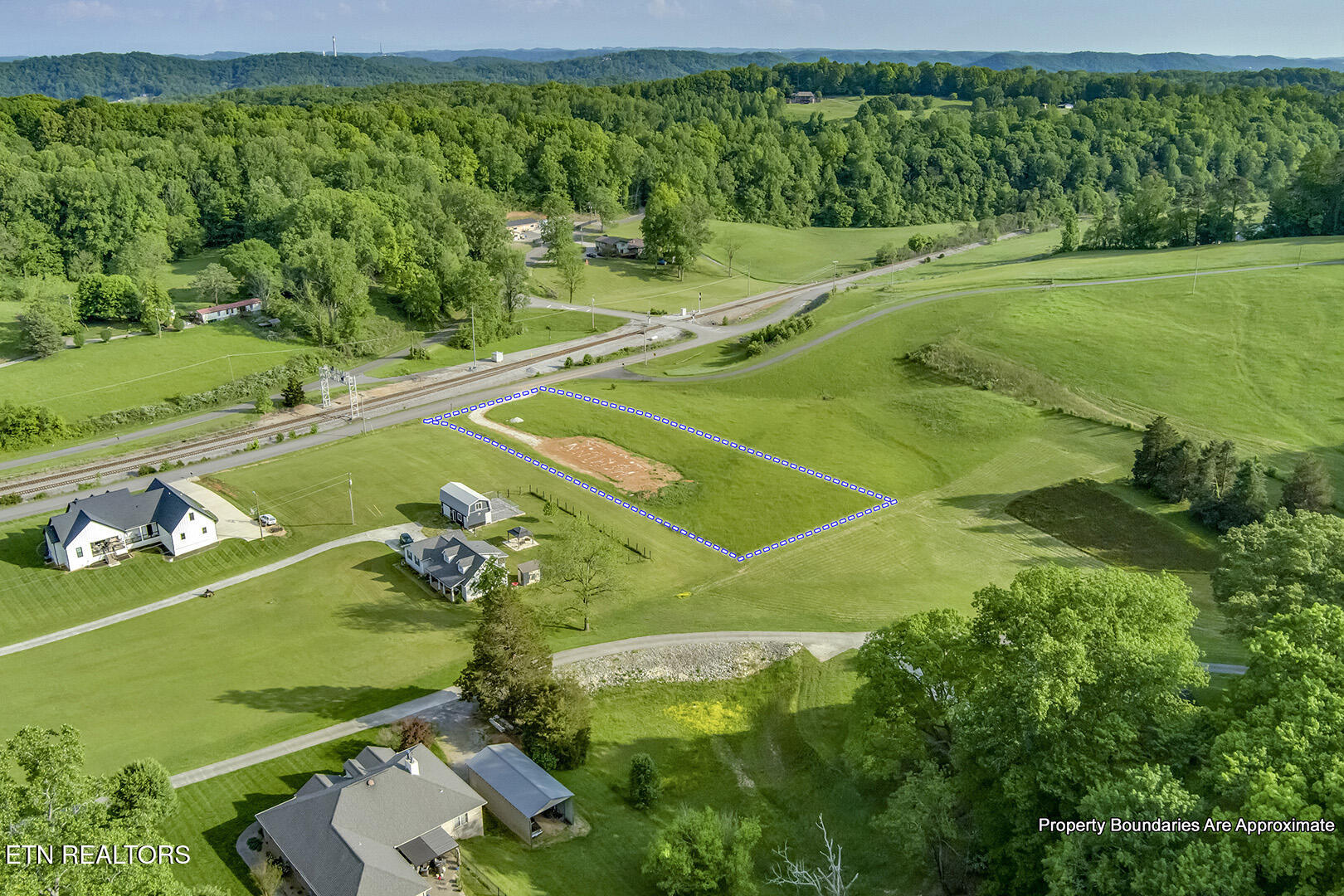 139 Hearthside Road Clinton TN 37716