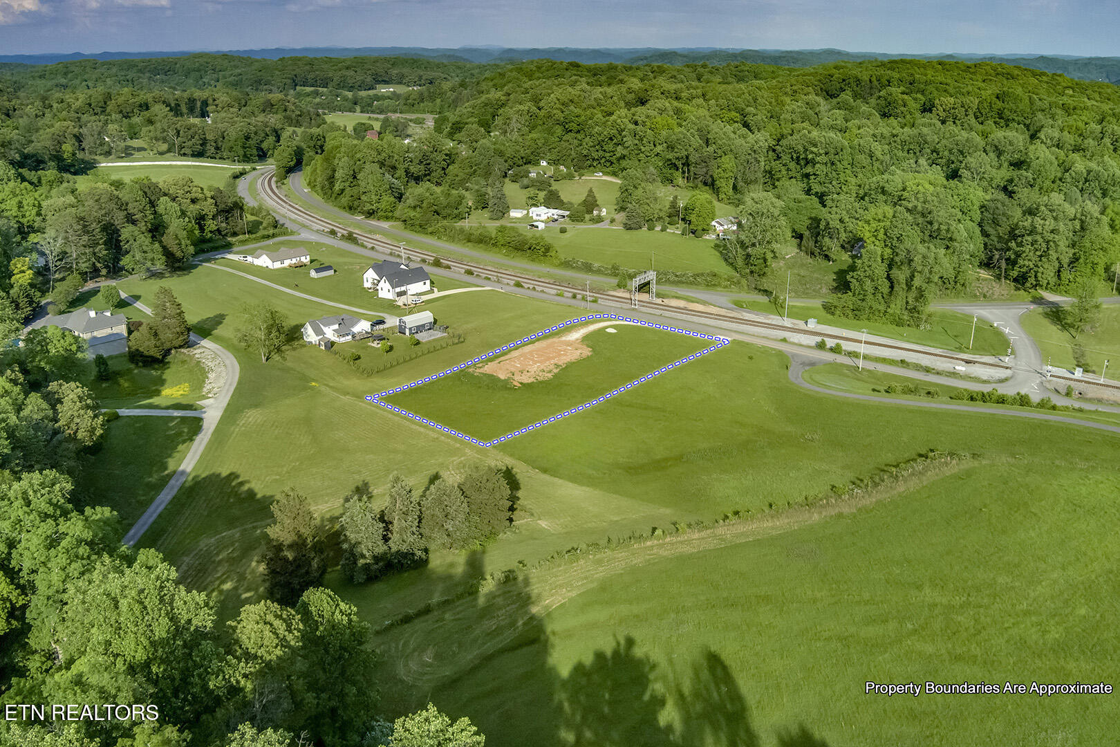 139 Hearthside Road Clinton TN 37716