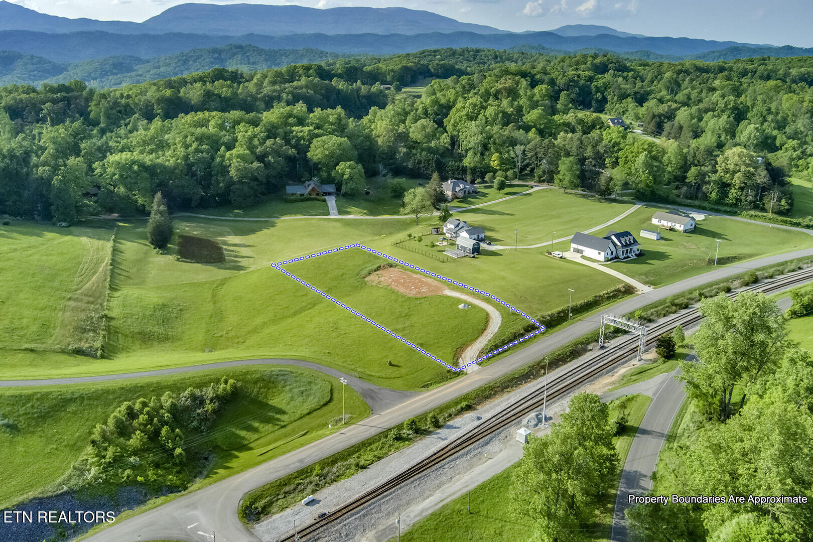 139 Hearthside Road Clinton TN 37716