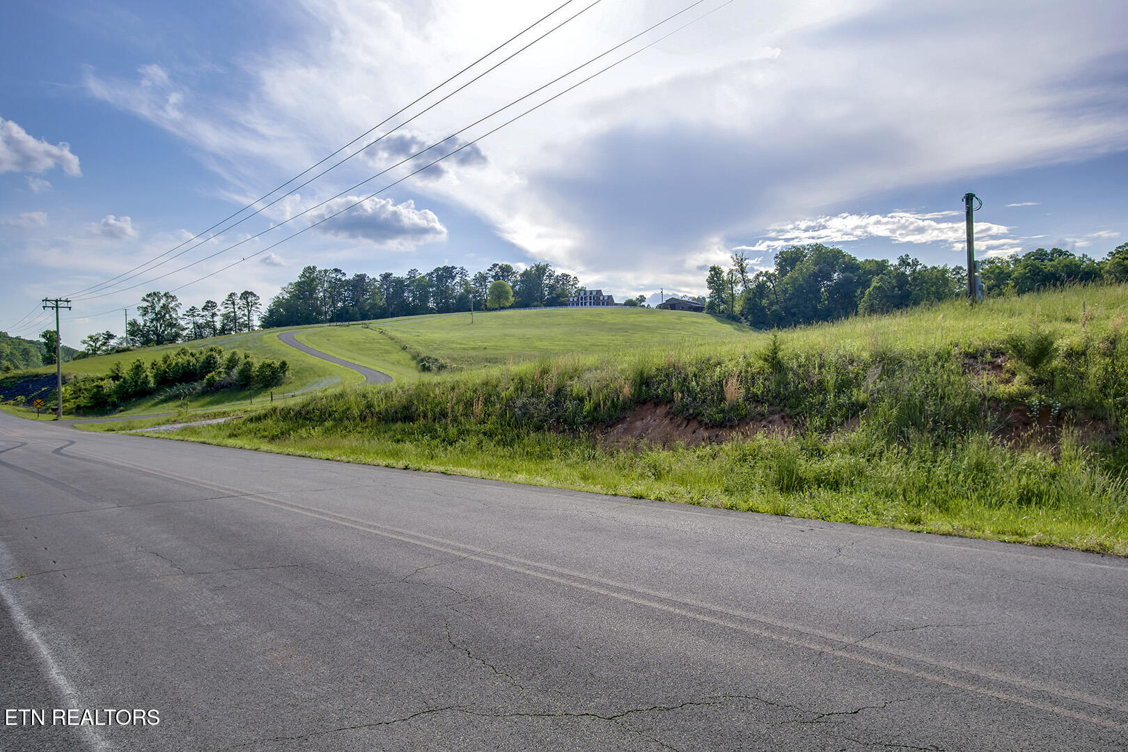 139 Hearthside Road Clinton TN 37716