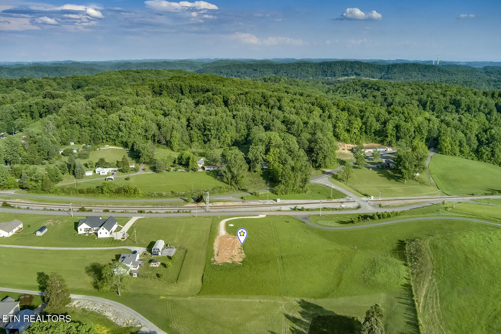 139 Hearthside Road Clinton TN 37716
