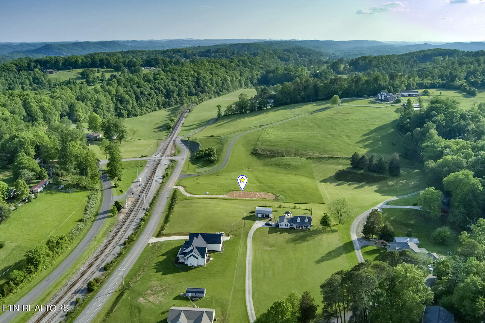 139 Hearthside Road Clinton TN 37716