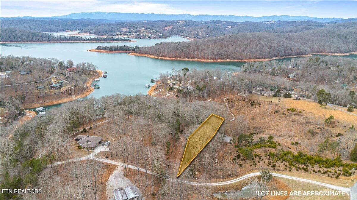Deer Pond Circle Lafollette TN 37766