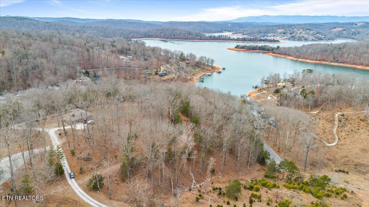 Deer Pond Circle Lafollette TN 37766