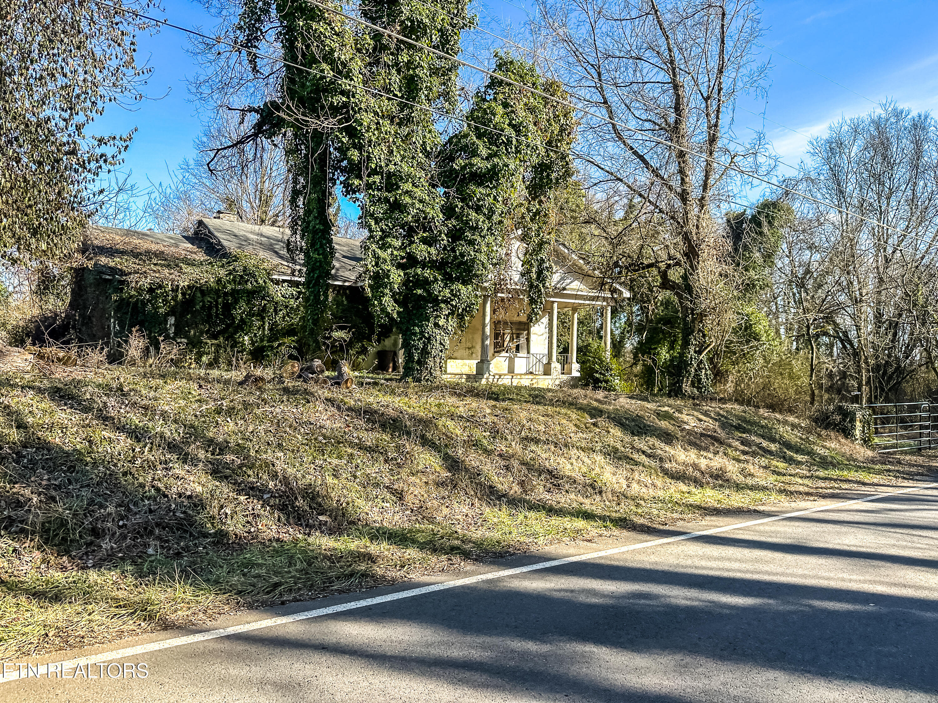3706-3708 Holston Hills Road Knoxville TN 37914