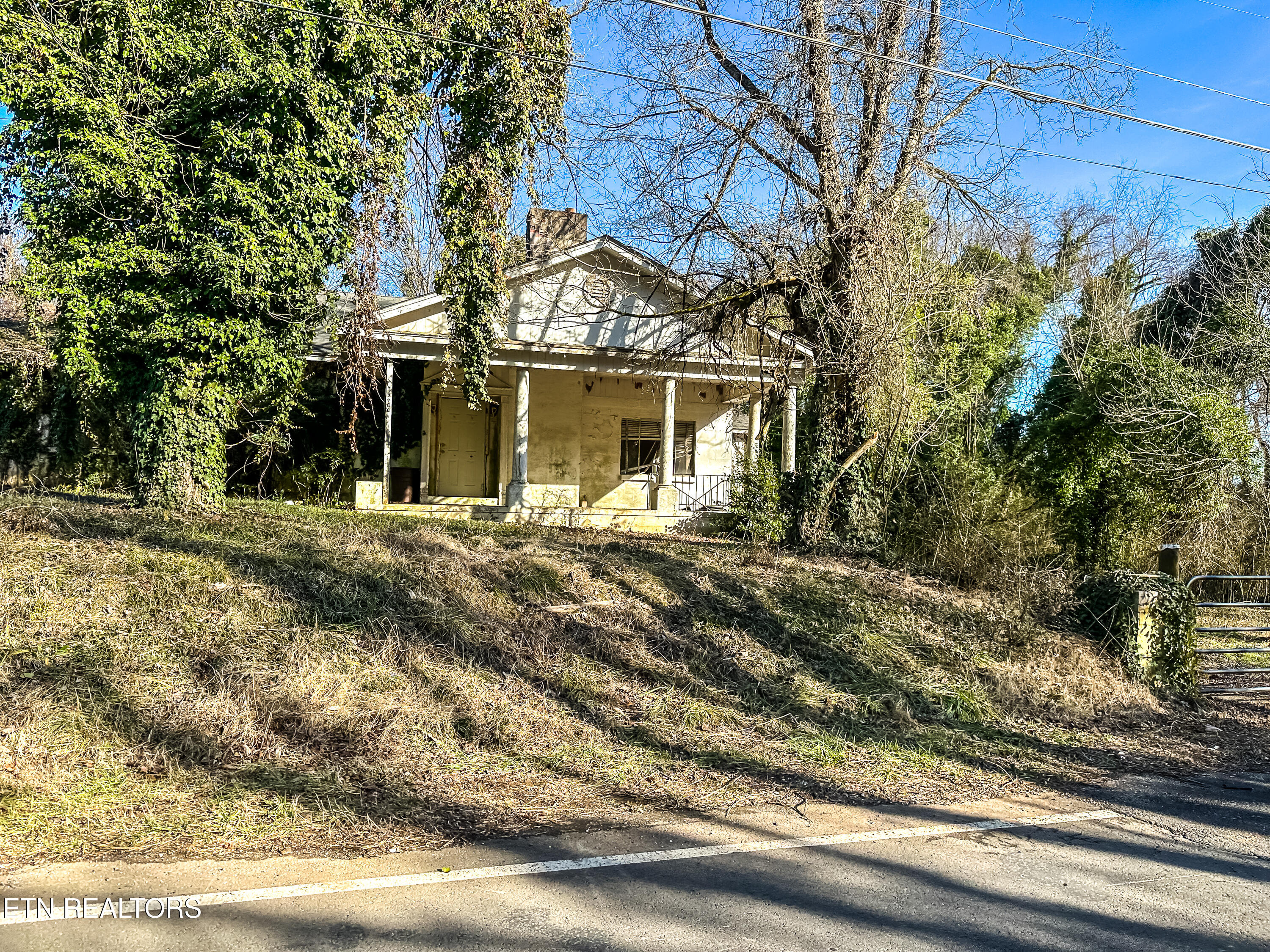 3706-3708 Holston Hills Road Knoxville TN 37914