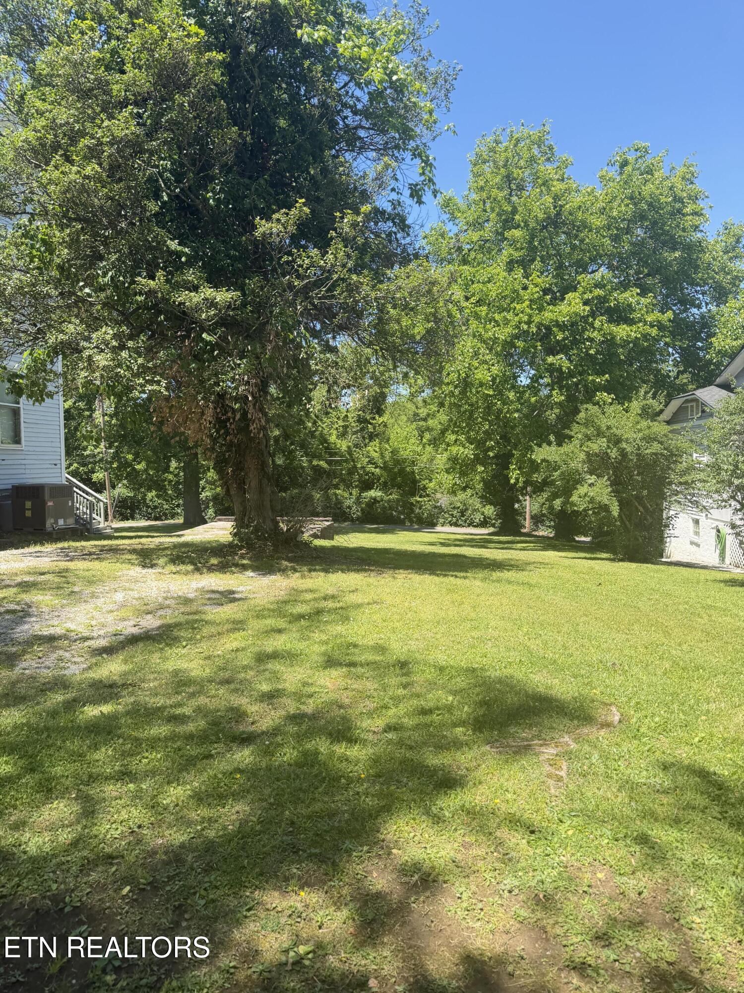 1713 E 5th Avenue Knoxville TN 37917