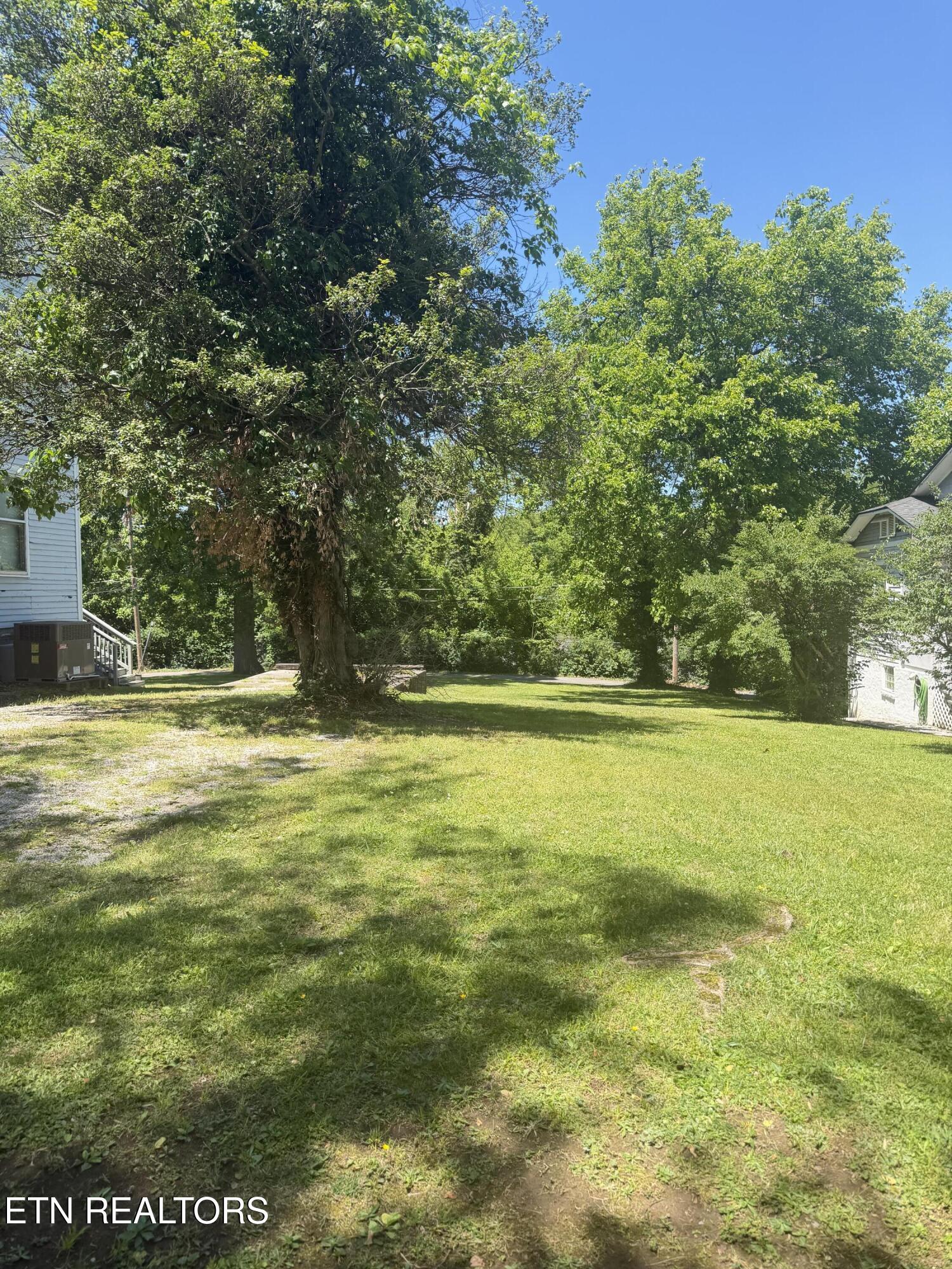 1713 E 5th Avenue Knoxville TN 37917