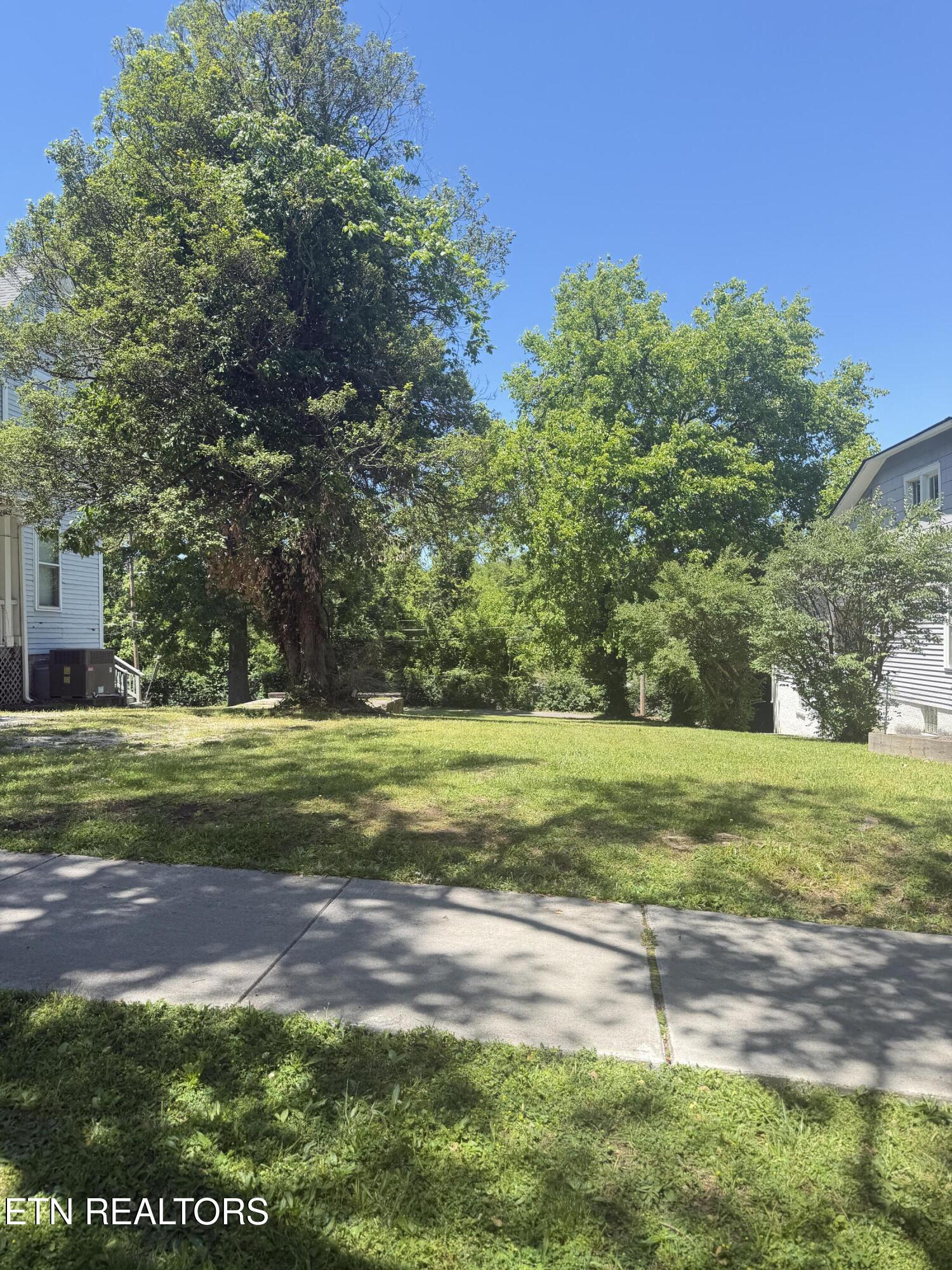 1713 E 5th Avenue Knoxville TN 37917