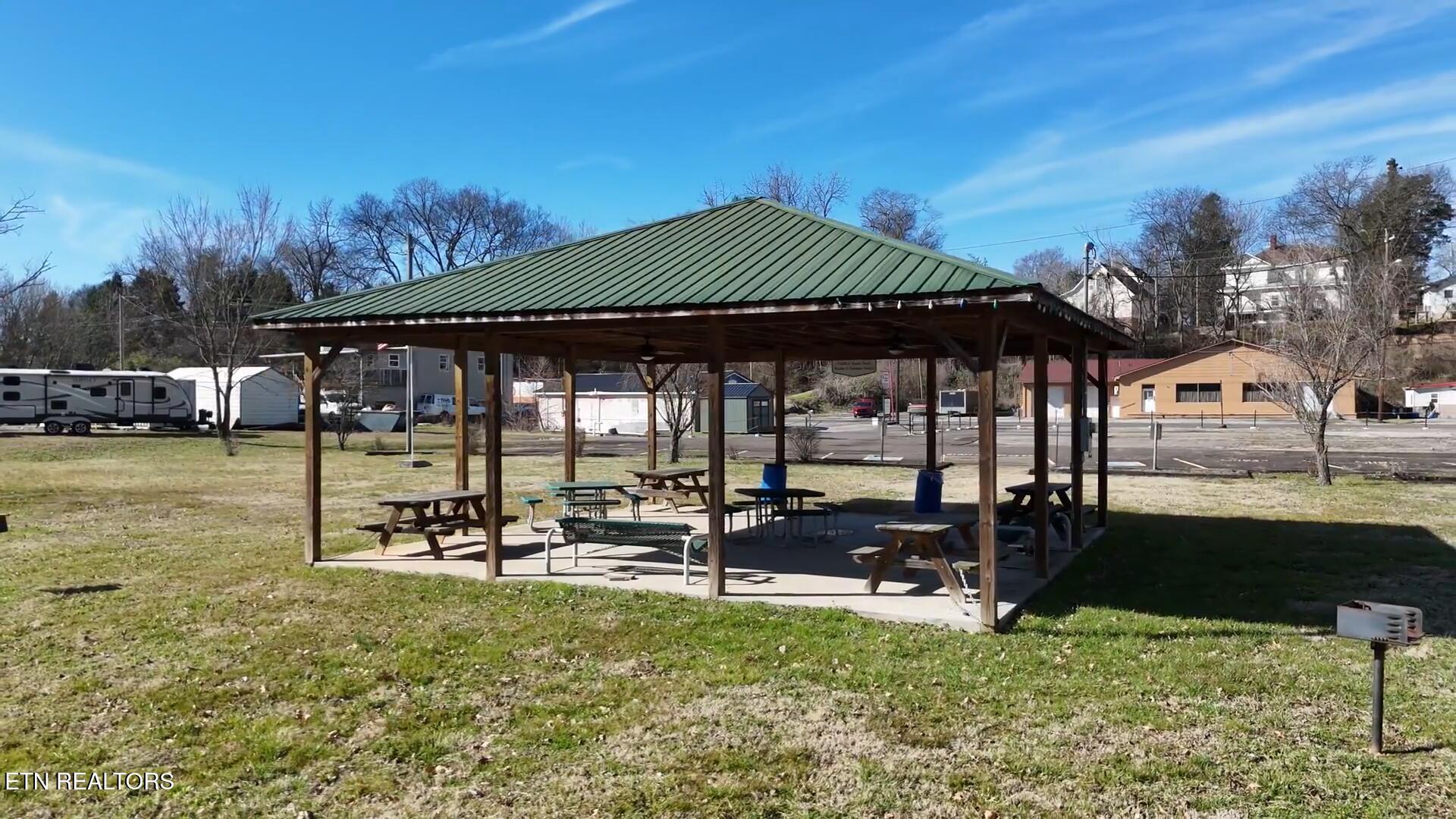 1008 N Main Street Sweetwater TN 37874
