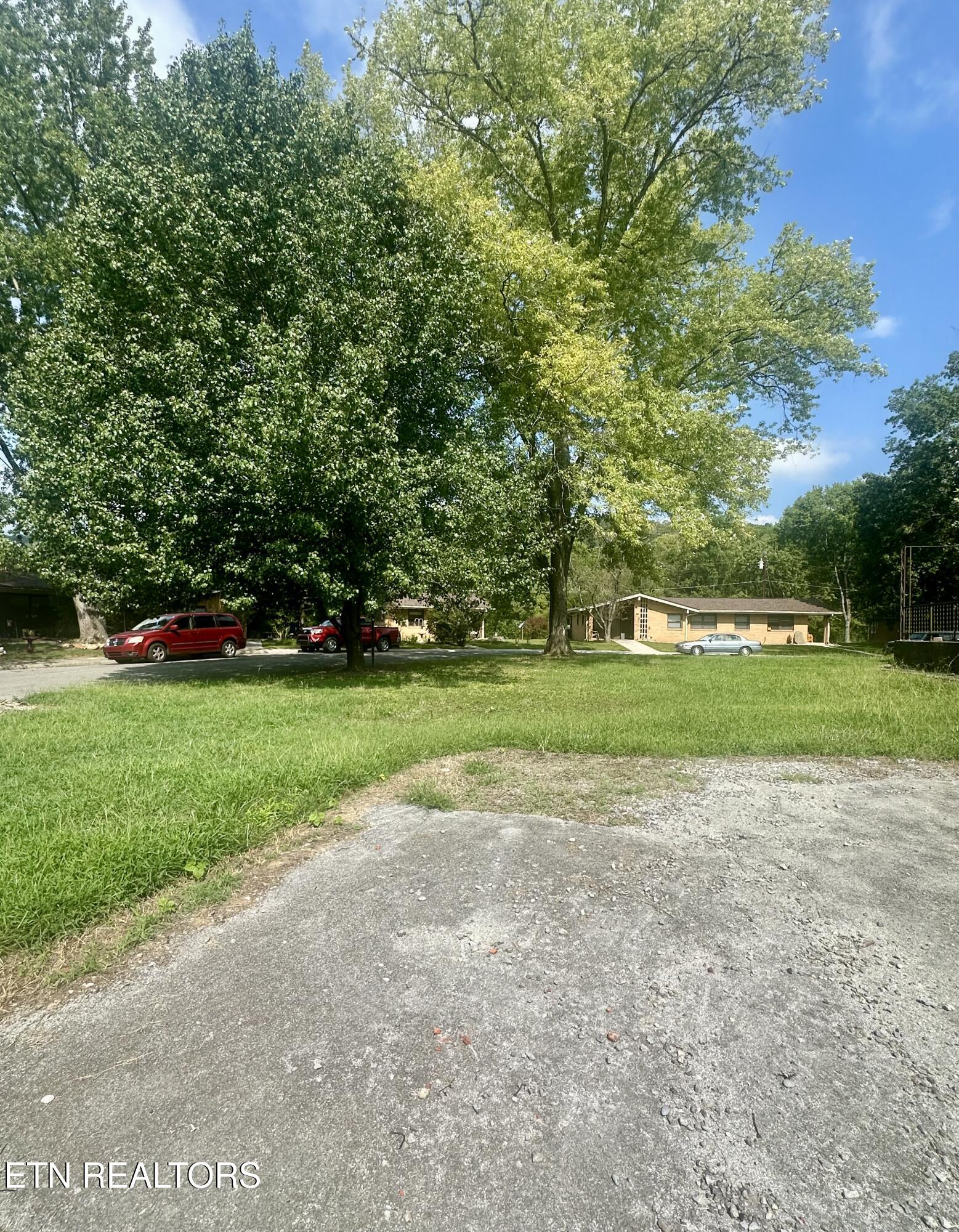 428 Kingston Avenue Oliver Springs TN 37840
