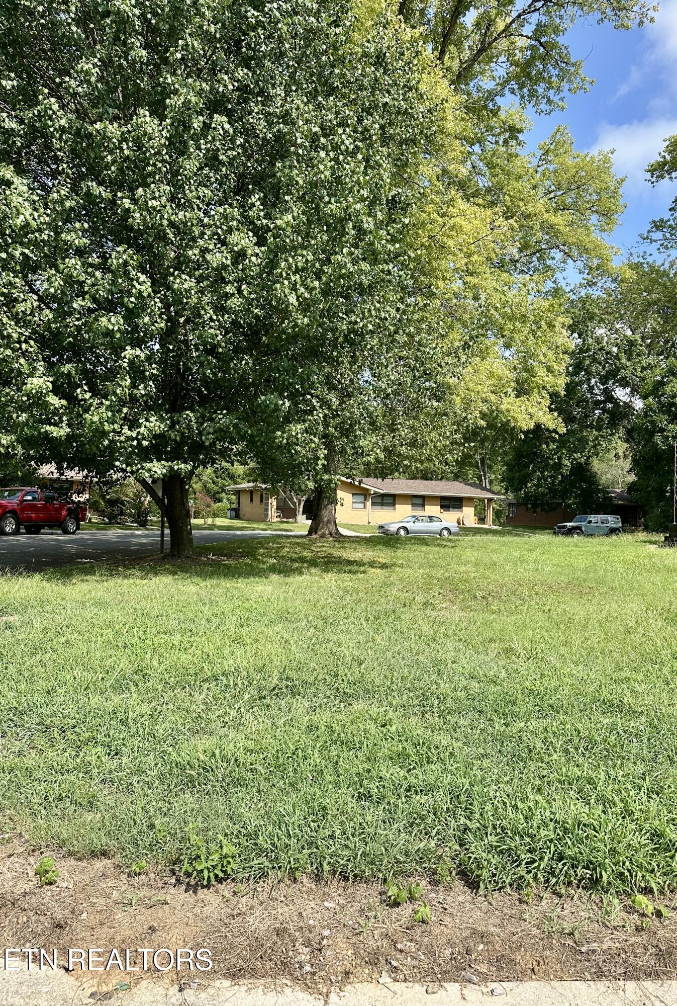 428 Kingston Avenue Oliver Springs TN 37840