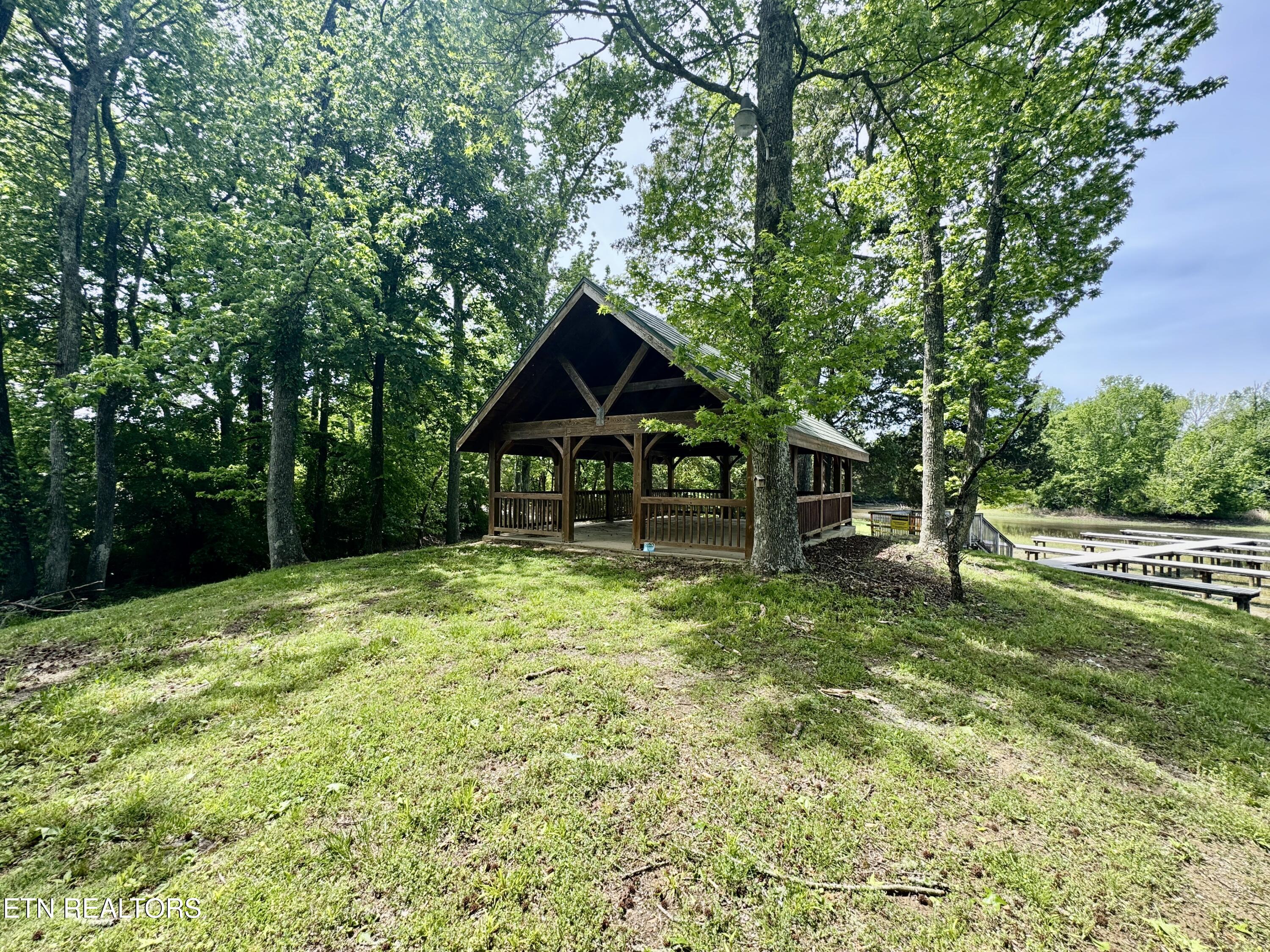 The Gates Drive Decatur TN 37322