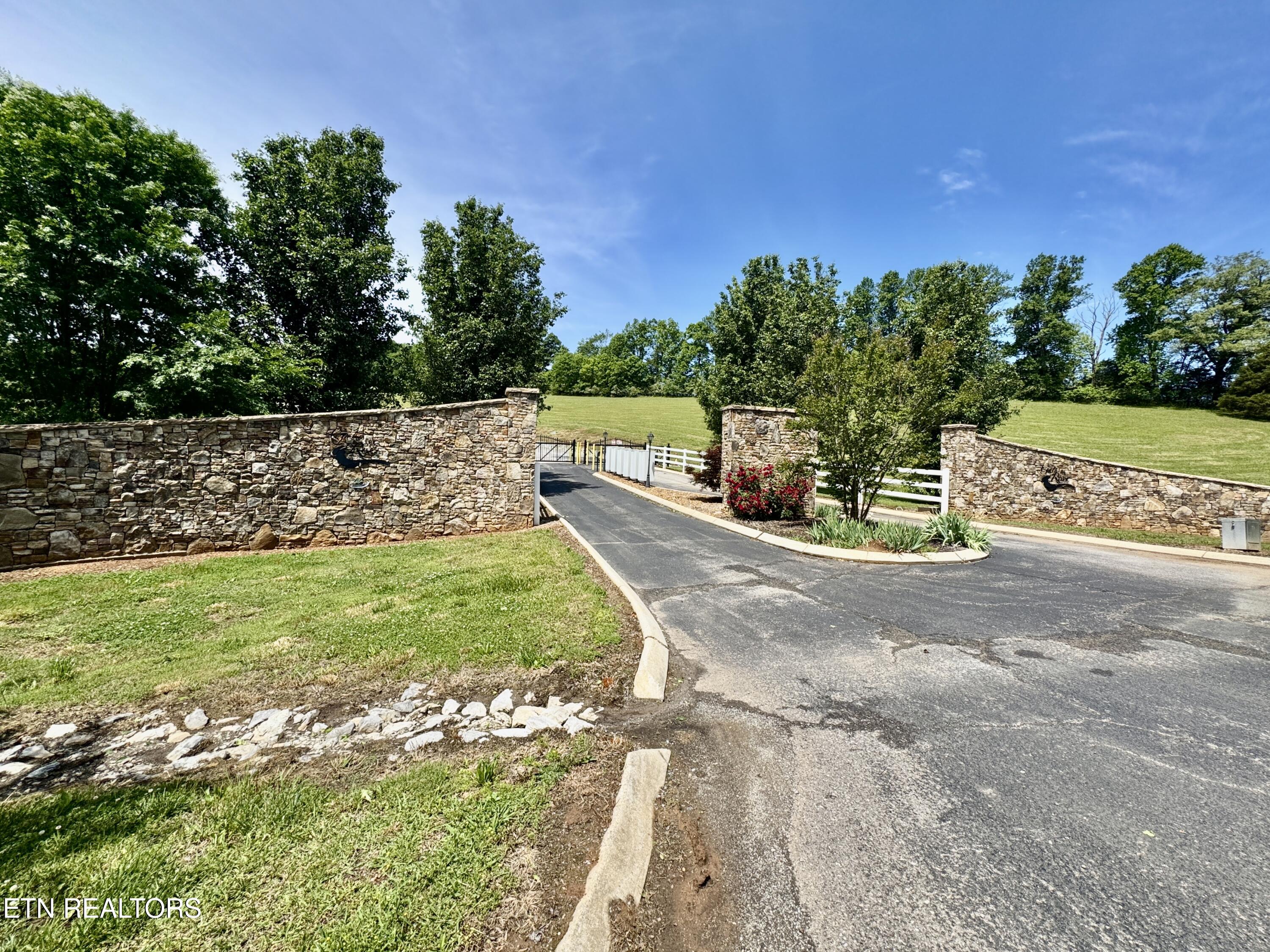 The Gates Drive Decatur TN 37322