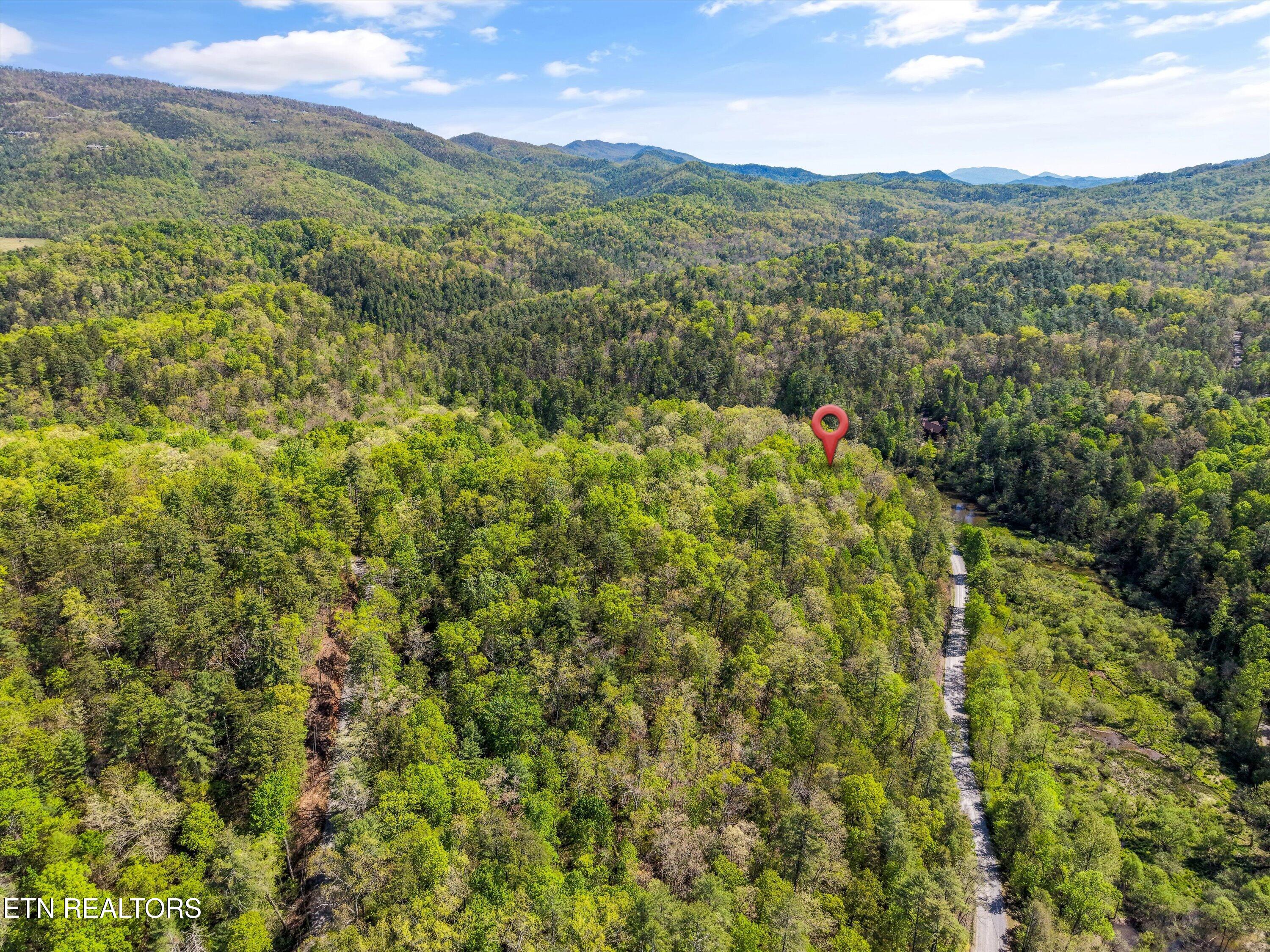 1820 Oakwood Road Walland TN 37886