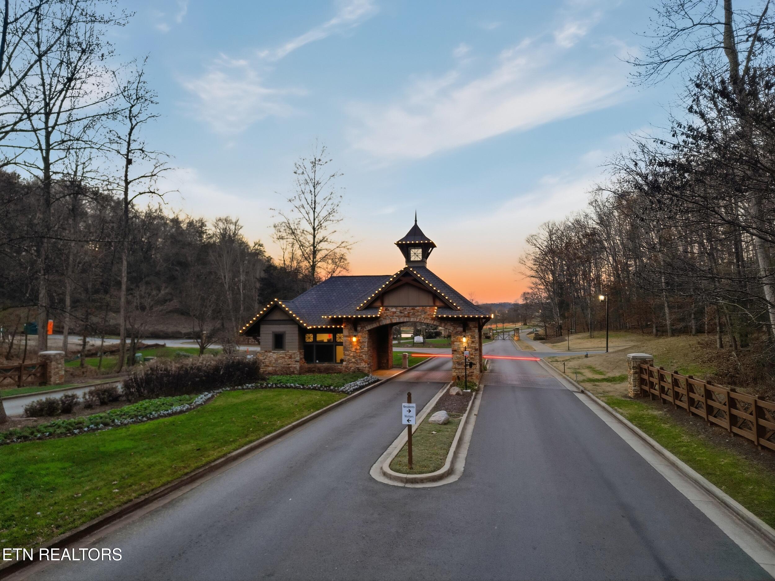 2399 Old Dogwood Trail Loudon TN 37774