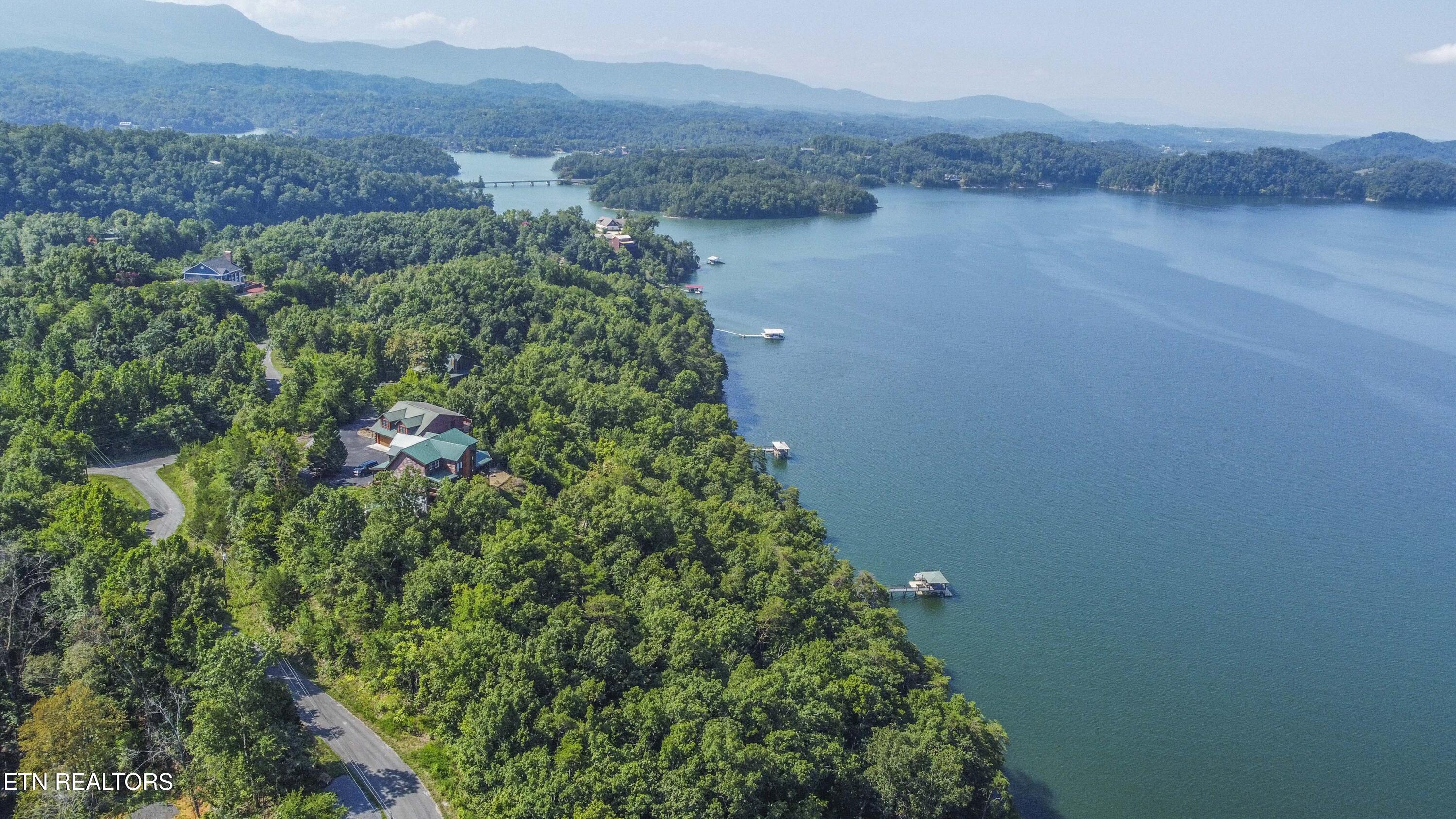 Fishtail Cove Dandridge TN 37725
